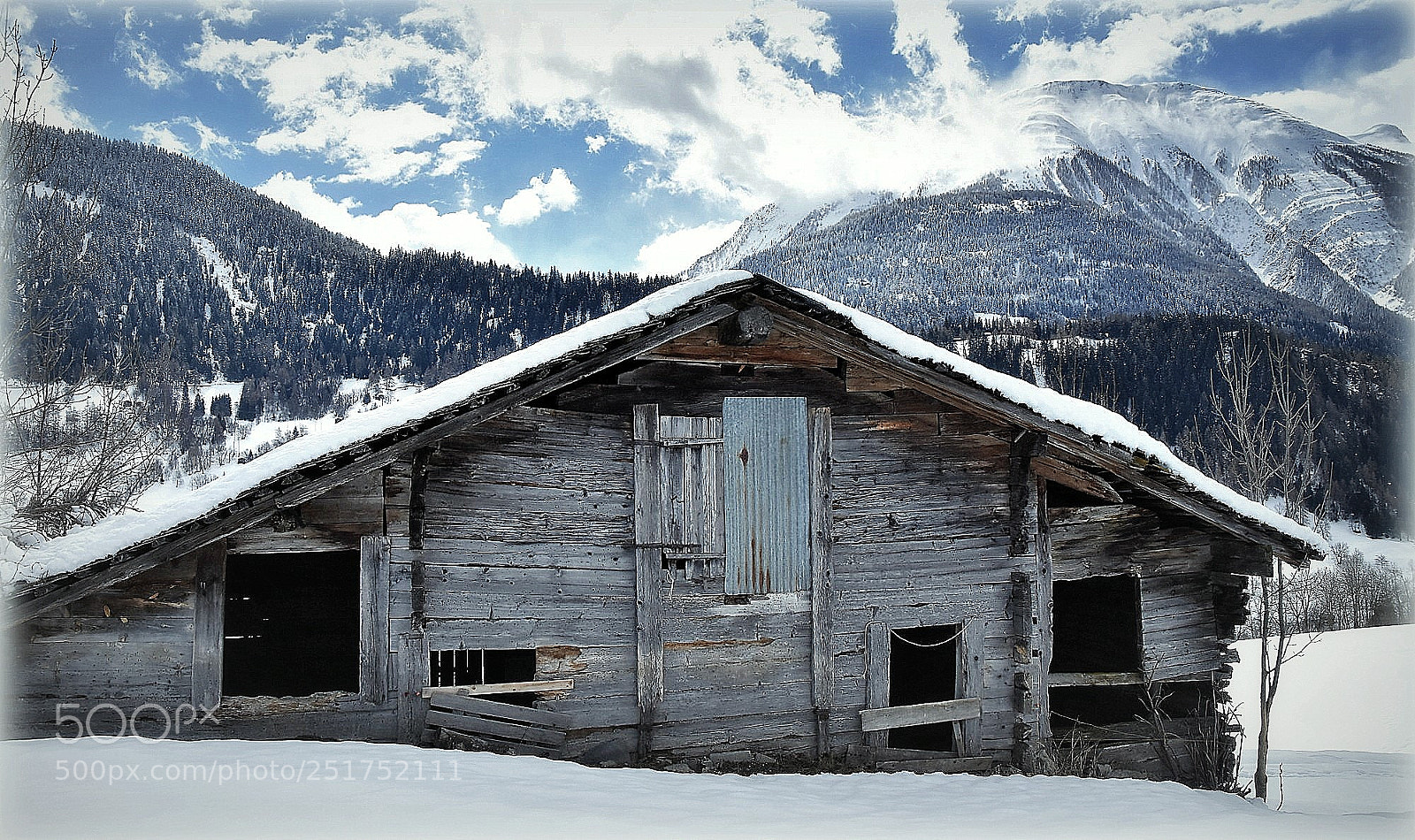 Nikon D7200 sample photo. "hut-front" photography