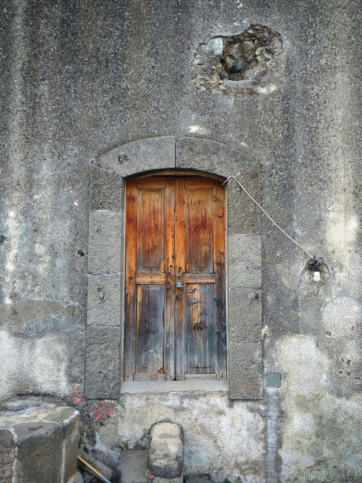 Motorola Moto X Play sample photo. Old door photography