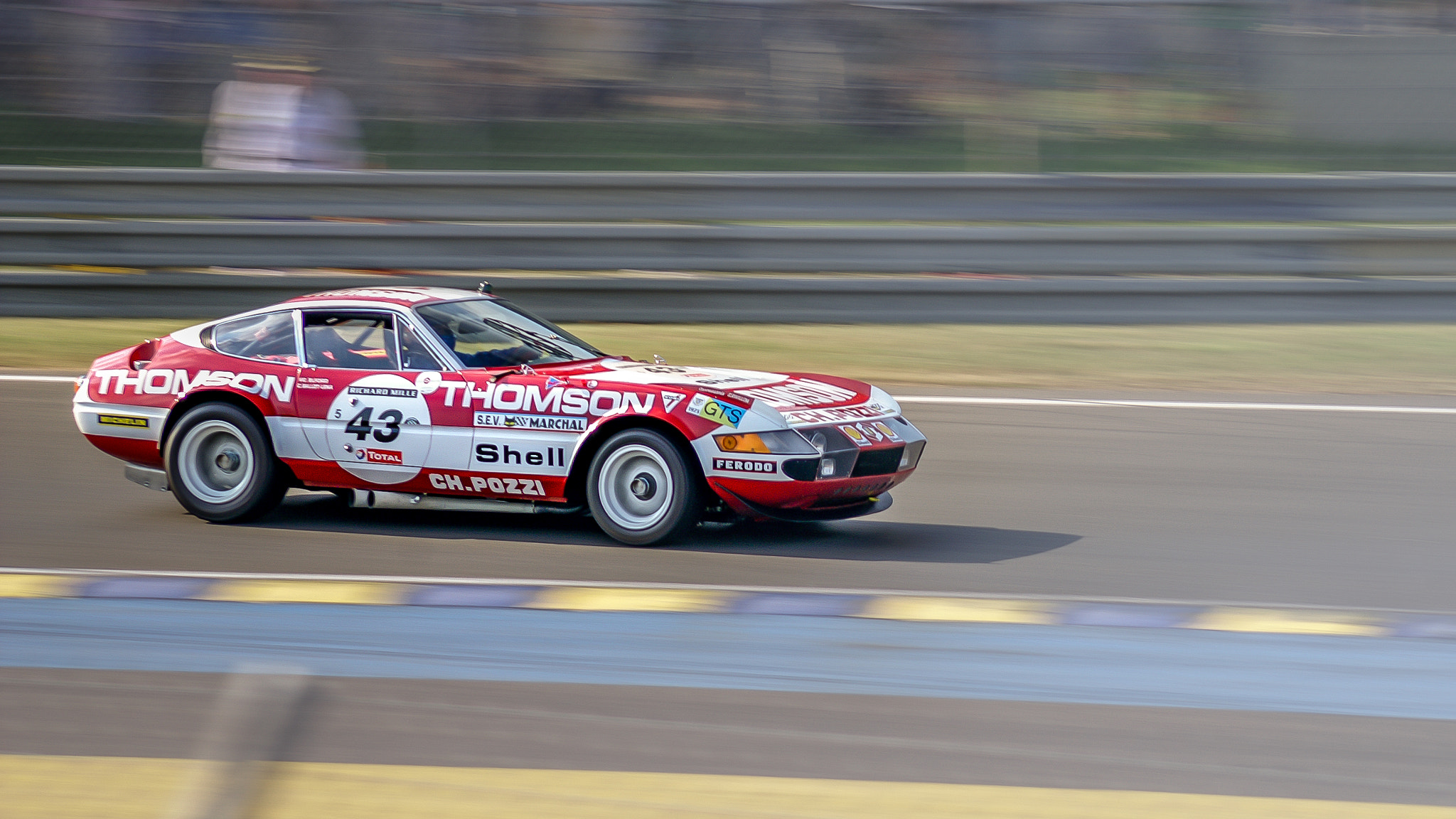 KONICA MINOLTA DYNAX 5D sample photo. Ferrari 365 gtb/4 gr.4 - le mans classic 2010 photography