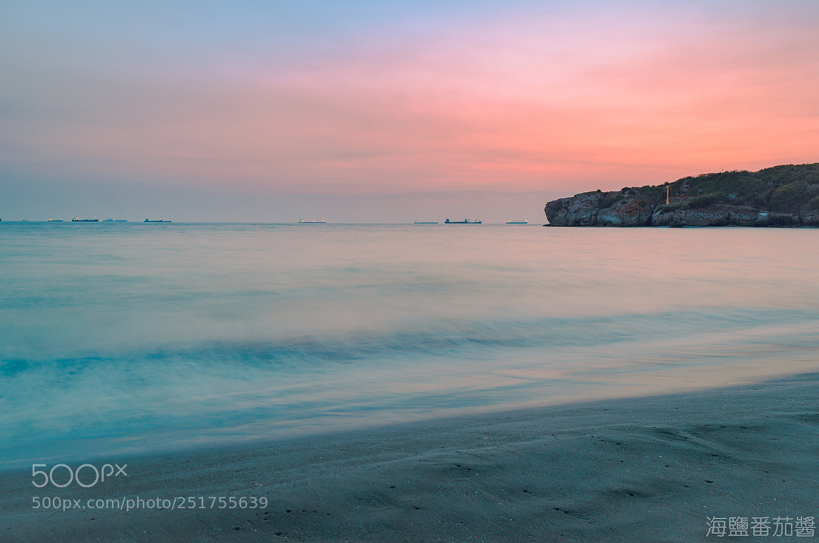 Nikon D5100 sample photo. Beach view at dusk photography