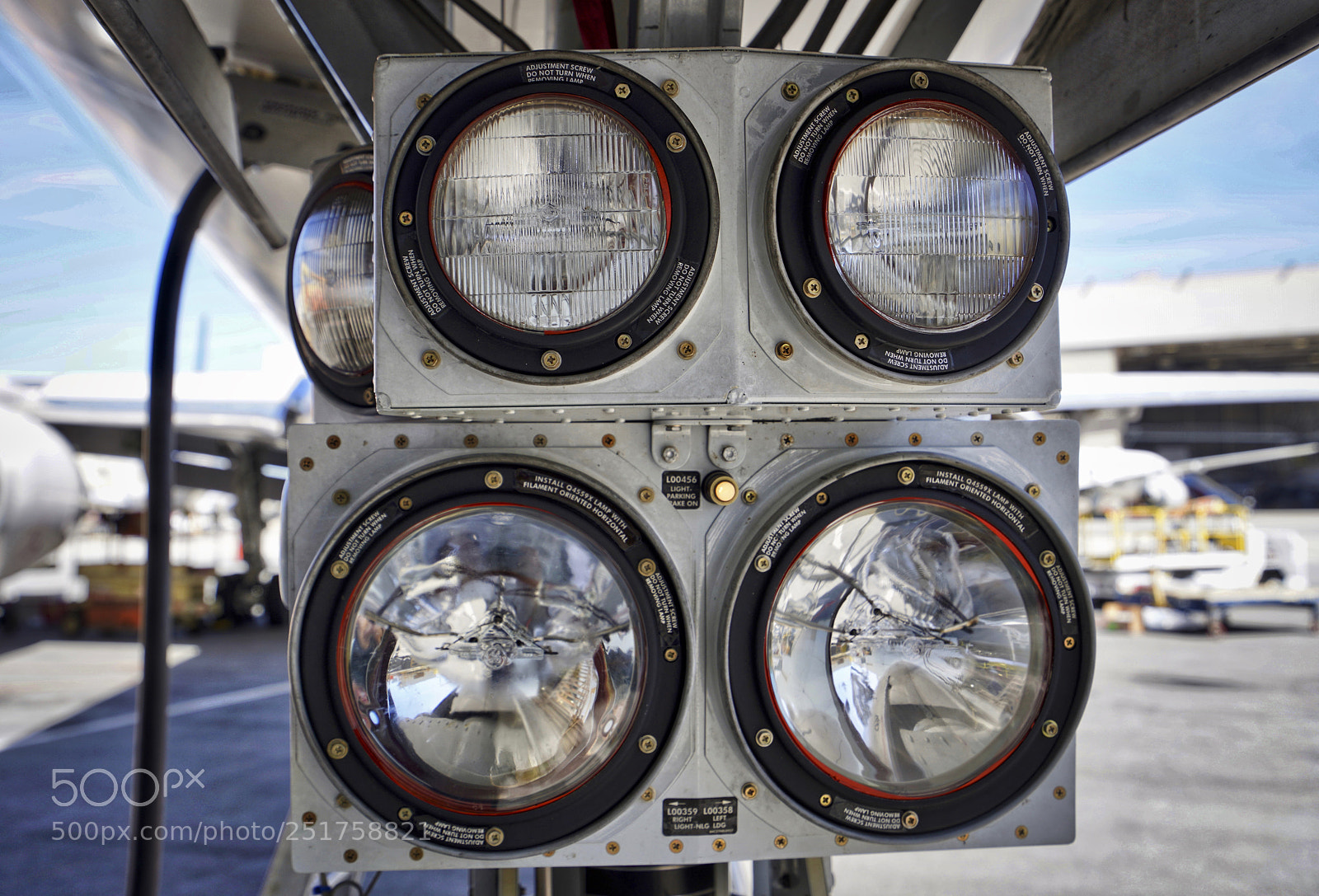 Sony a7R III sample photo. United airlines 2004 boeing photography