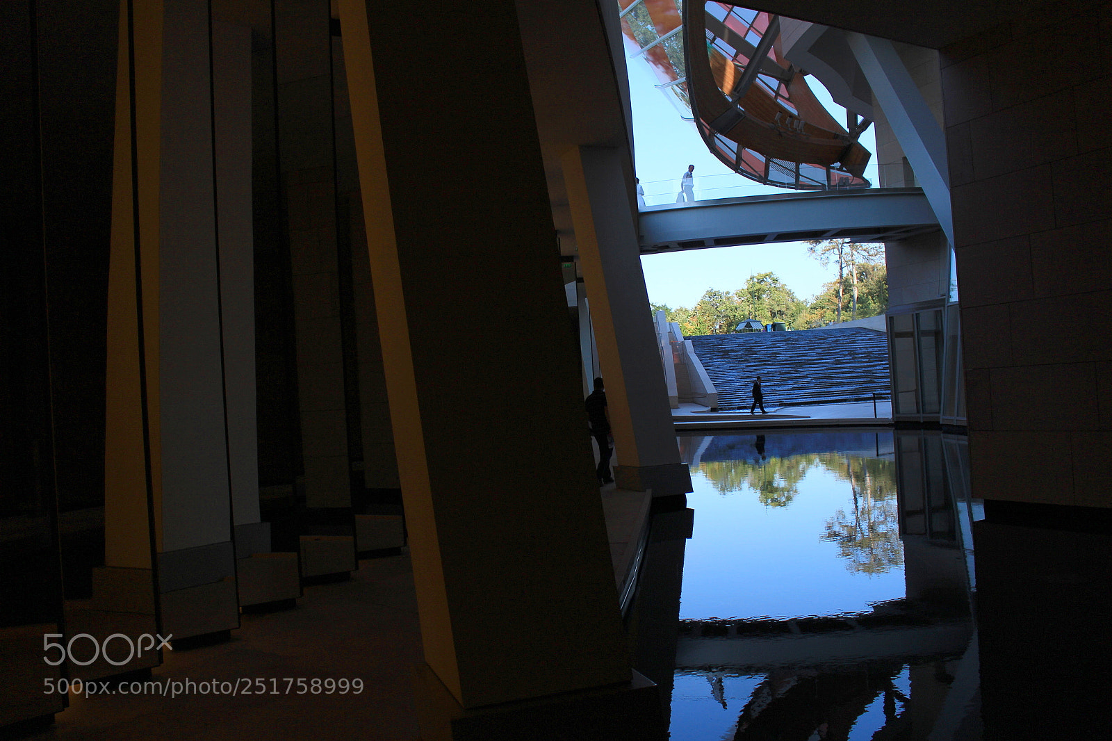 Canon EOS 100D (EOS Rebel SL1 / EOS Kiss X7) sample photo. Corridors at dusk photography
