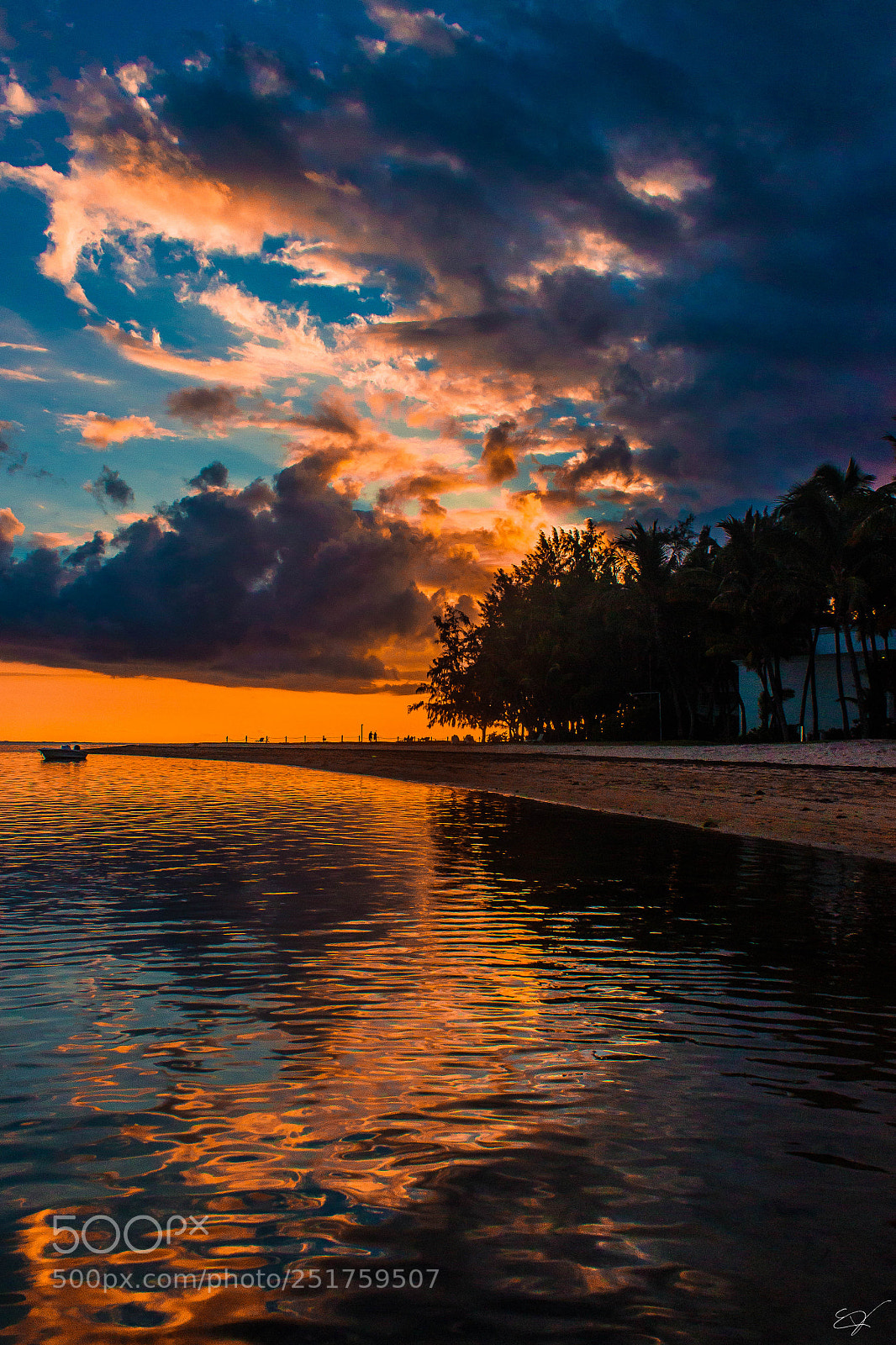 Canon EOS 600D (Rebel EOS T3i / EOS Kiss X5) sample photo. Perfect sunset photography