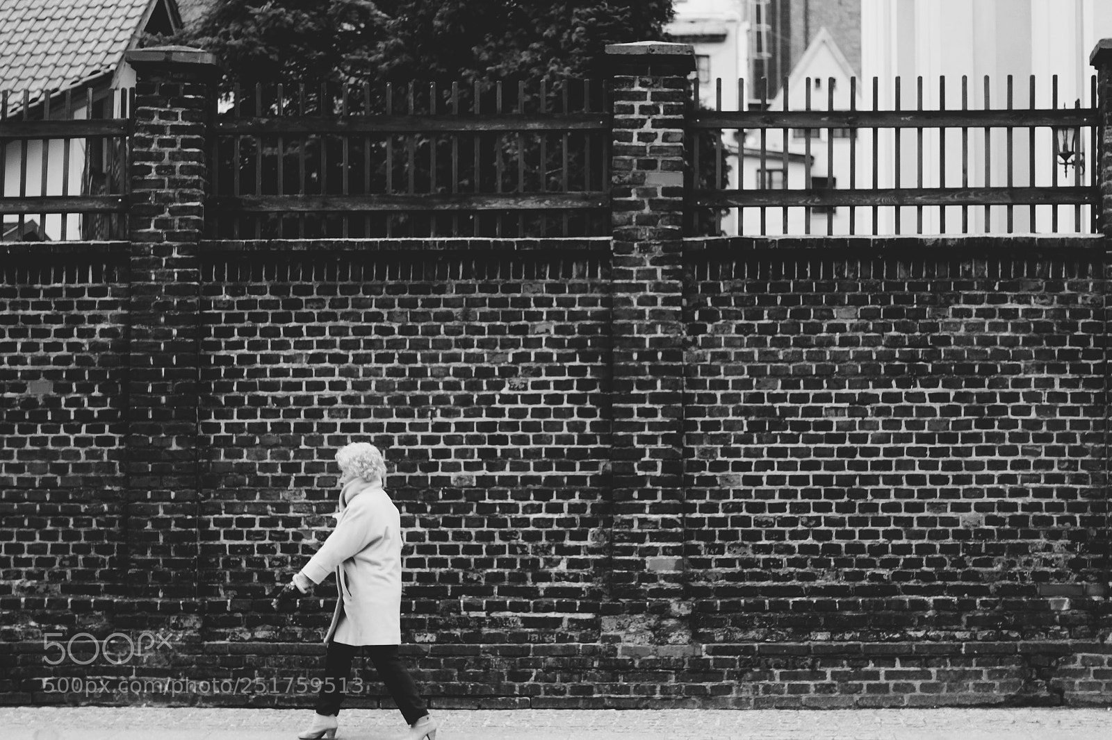 Canon EOS 1300D (EOS Rebel T6 / EOS Kiss X80) sample photo. Wall photography