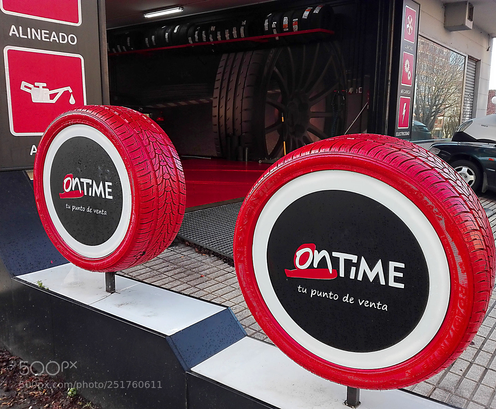 HUAWEI P8 Lite sample photo. Red tyres photography