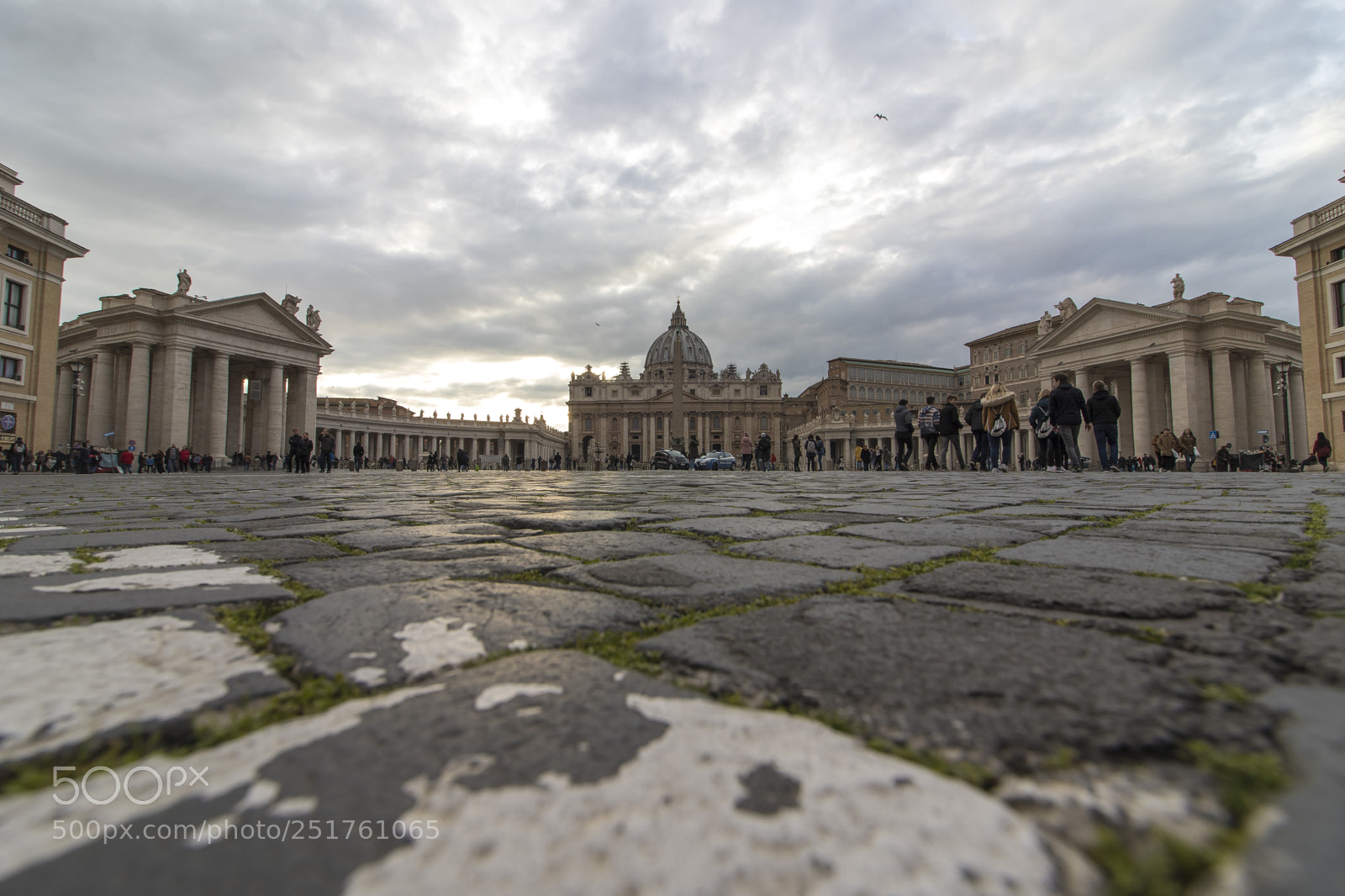 Canon EOS 77D (EOS 9000D / EOS 770D) sample photo. Saint peter's basilica photography