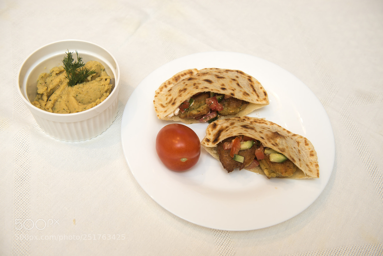 Nikon D800 sample photo. Popular israeli dish photography