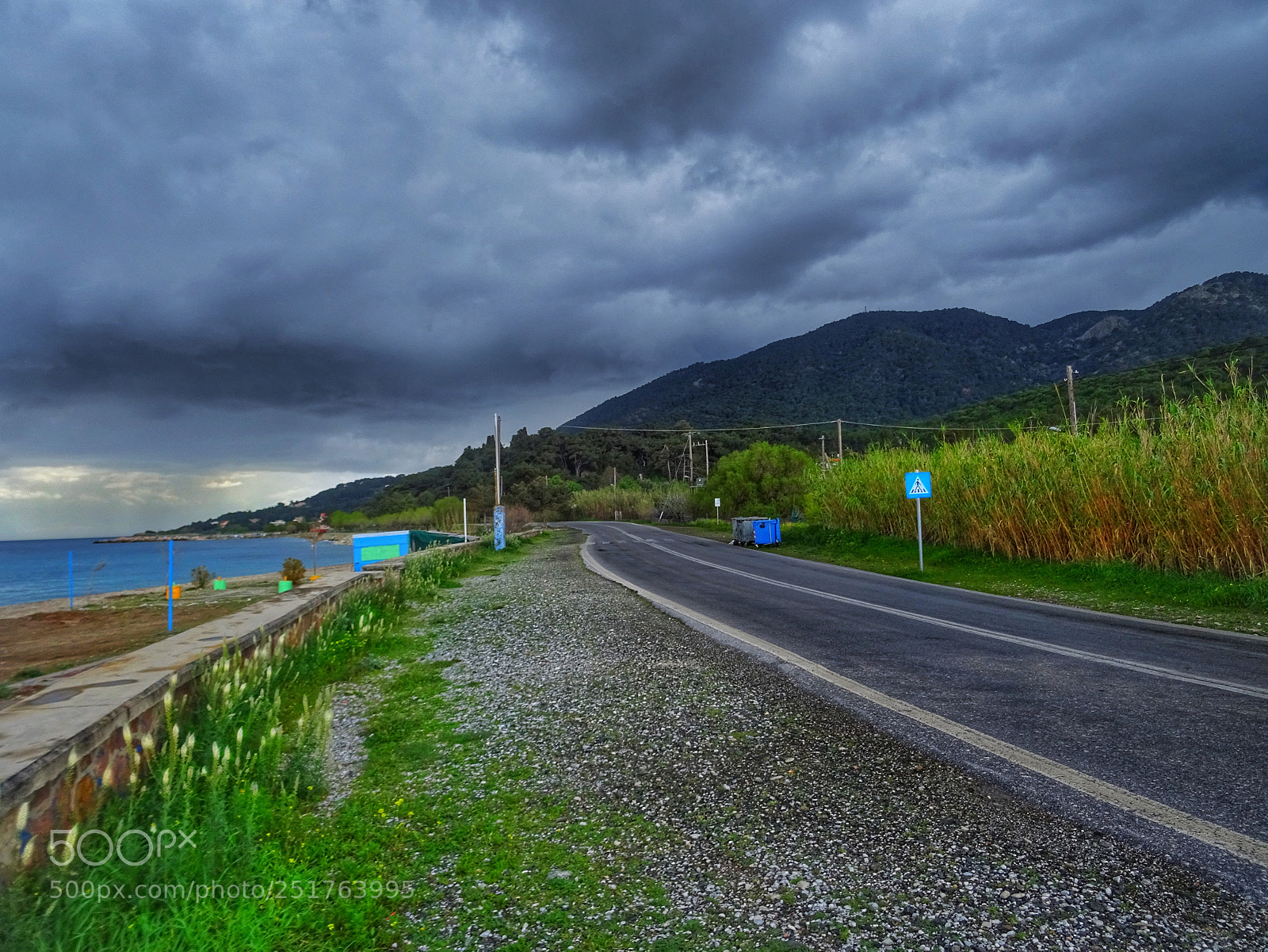 Sony DSC-HX60 sample photo. Rainy day photography