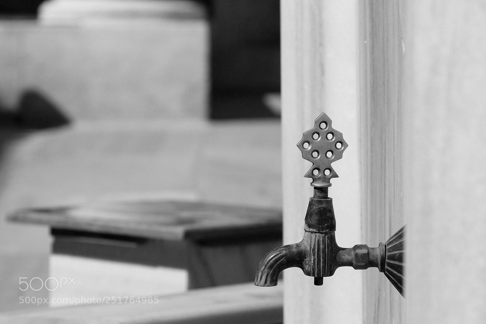 Canon EOS 600D (Rebel EOS T3i / EOS Kiss X5) sample photo. Nostalgia faucet photography