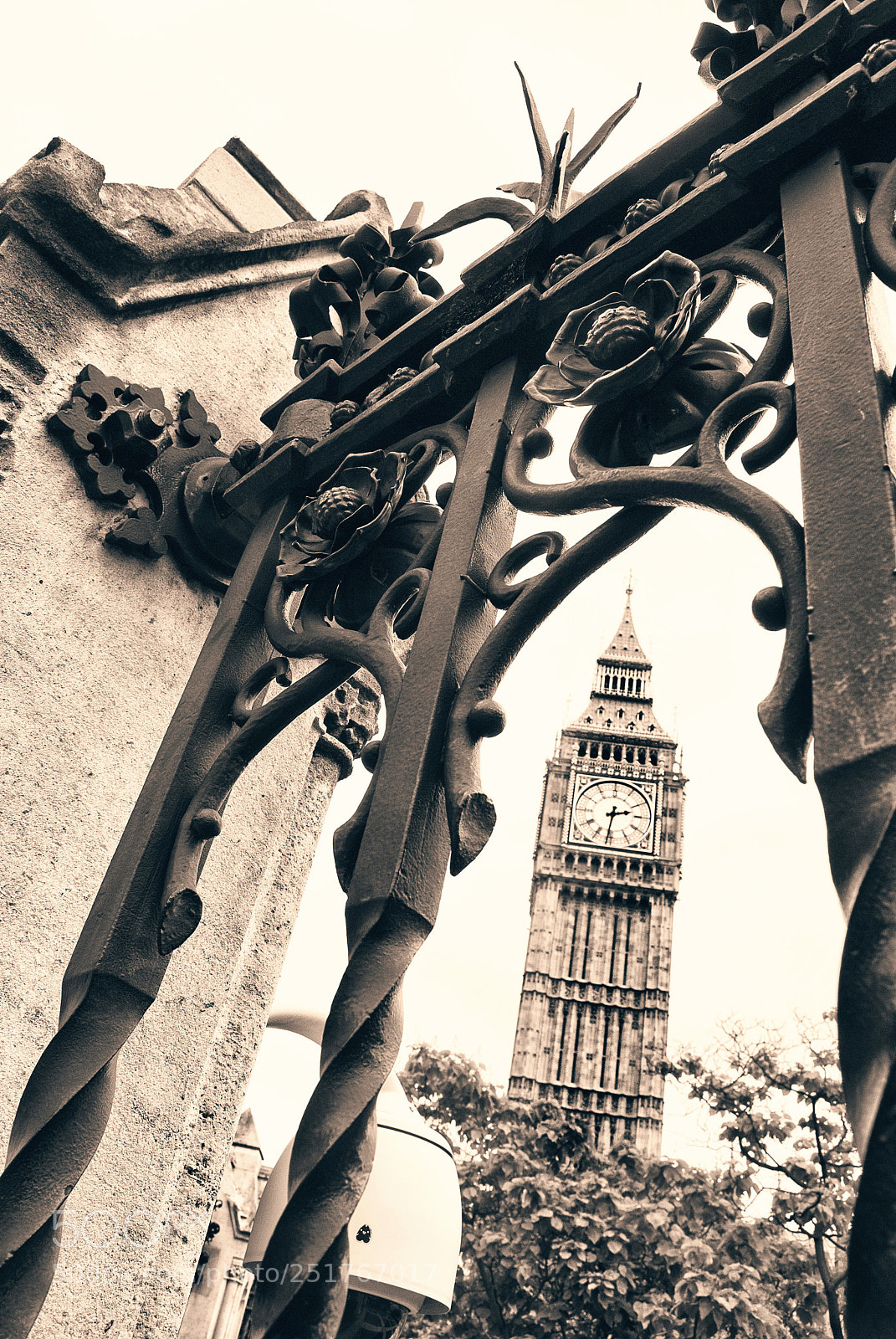 Nikon D3000 sample photo. London photography