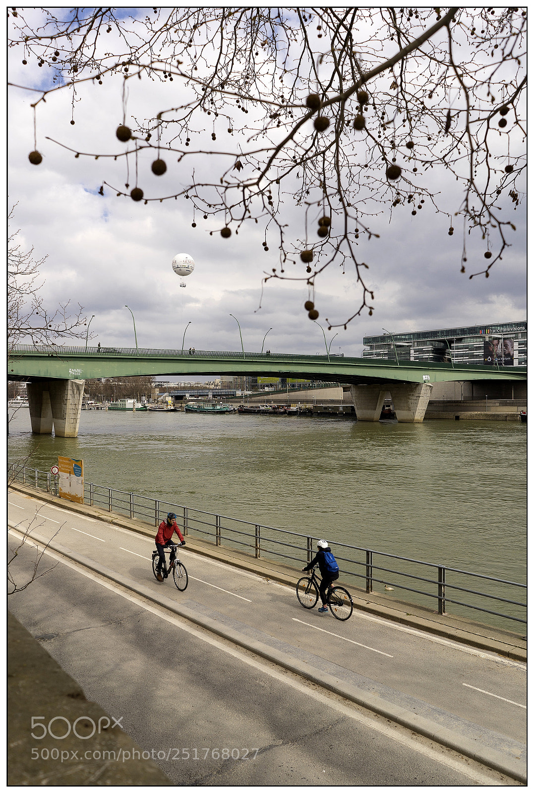 Sony a7 sample photo. A paris, en v photography