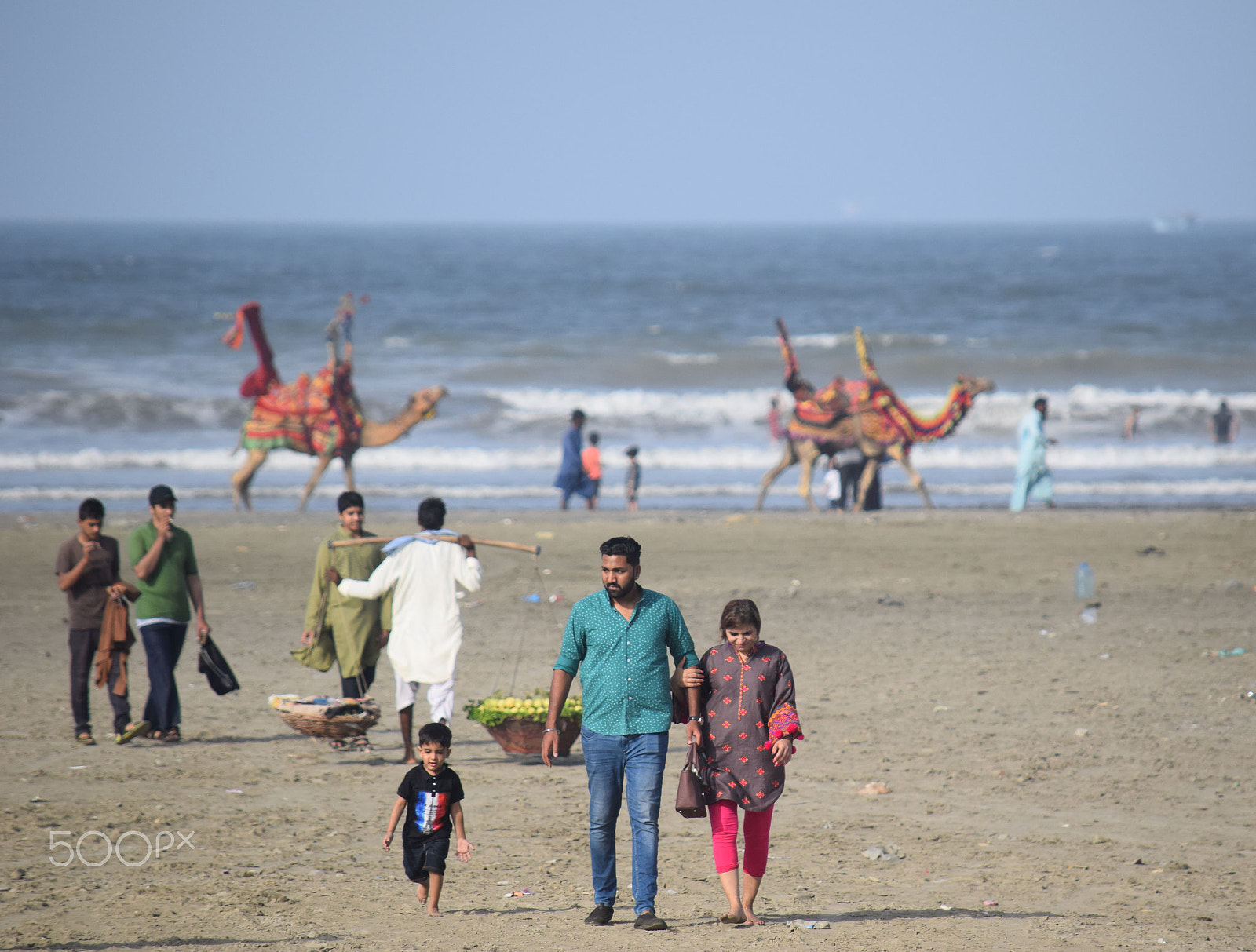 Nikon D5300 + Nikon AF-S DX Nikkor 55-300mm F4.5-5.6G ED VR sample photo. Karachi beach photography