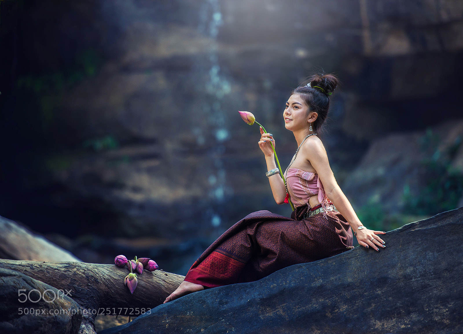 Nikon D610 sample photo. Thai lady holding lotus photography