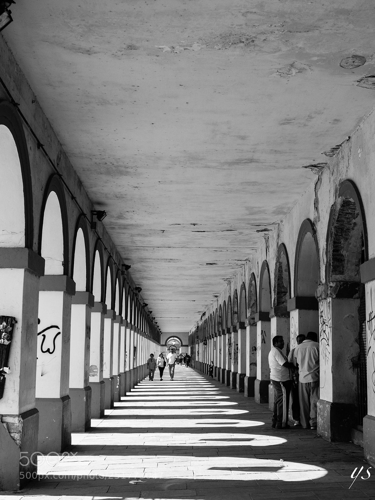 Olympus PEN E-PL5 sample photo. Shadows photography