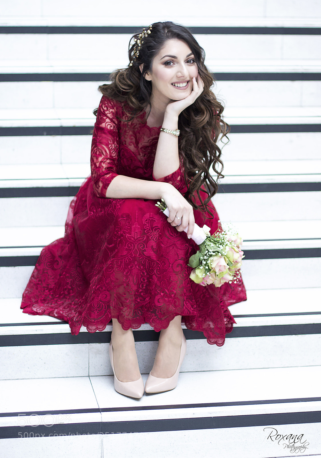 Canon EOS 600D (Rebel EOS T3i / EOS Kiss X5) sample photo. Blushing bride photography