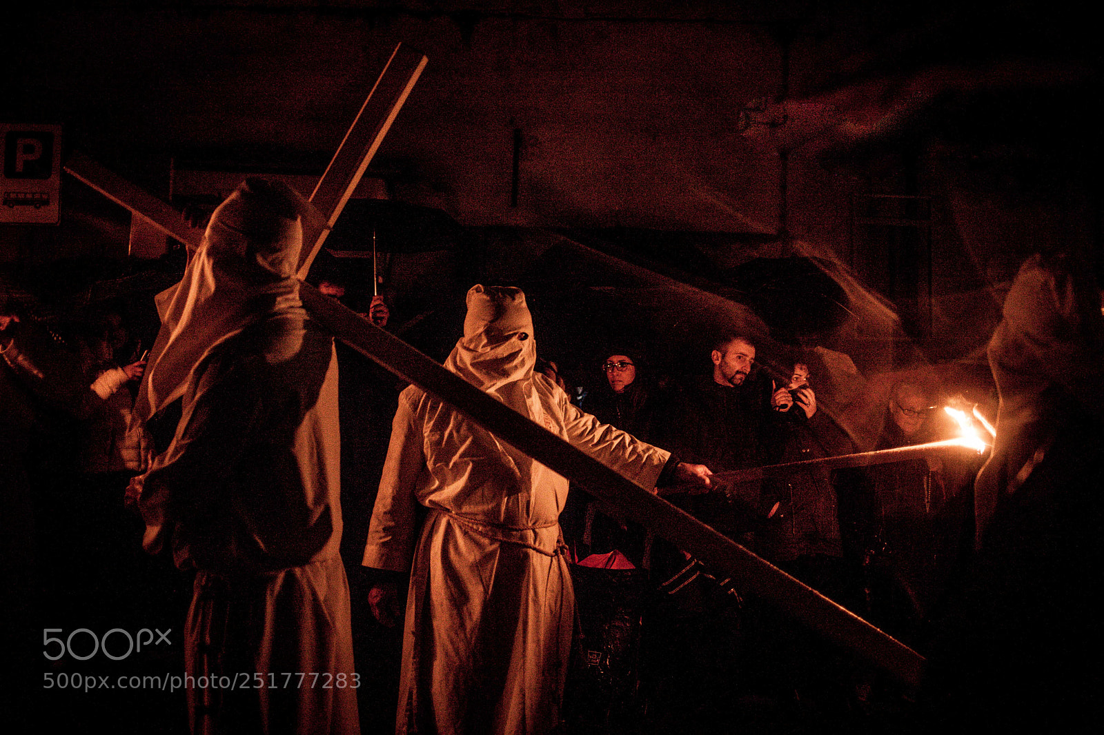 Canon EOS 5D Mark II sample photo. Processione del cristo morto photography