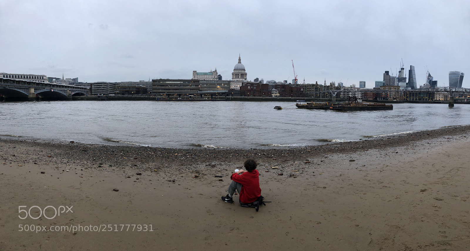 Apple iPhone 8 Plus sample photo. London loneliness photography