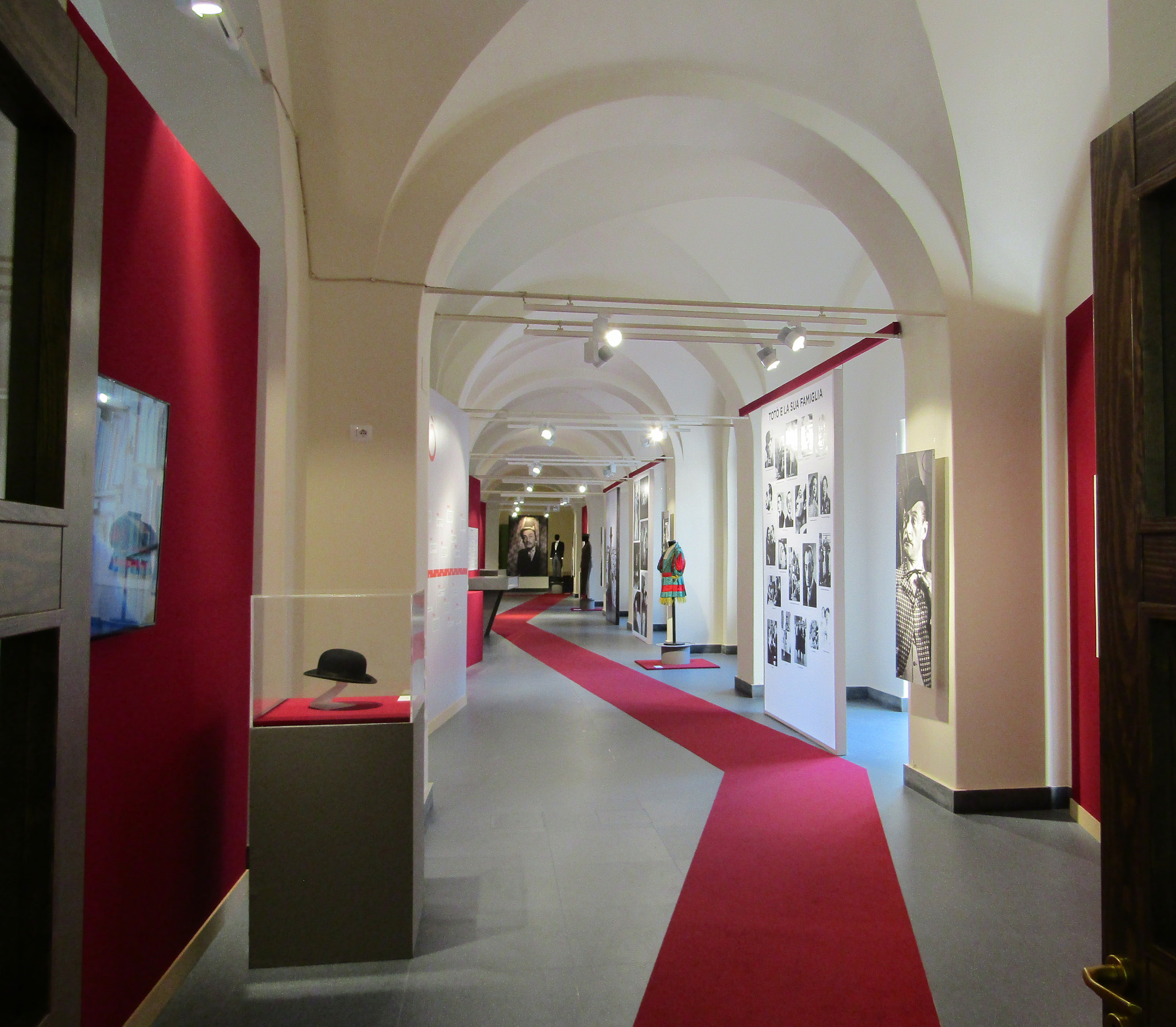Canon POWERSHOT SX430 IS sample photo. Exhibition photography