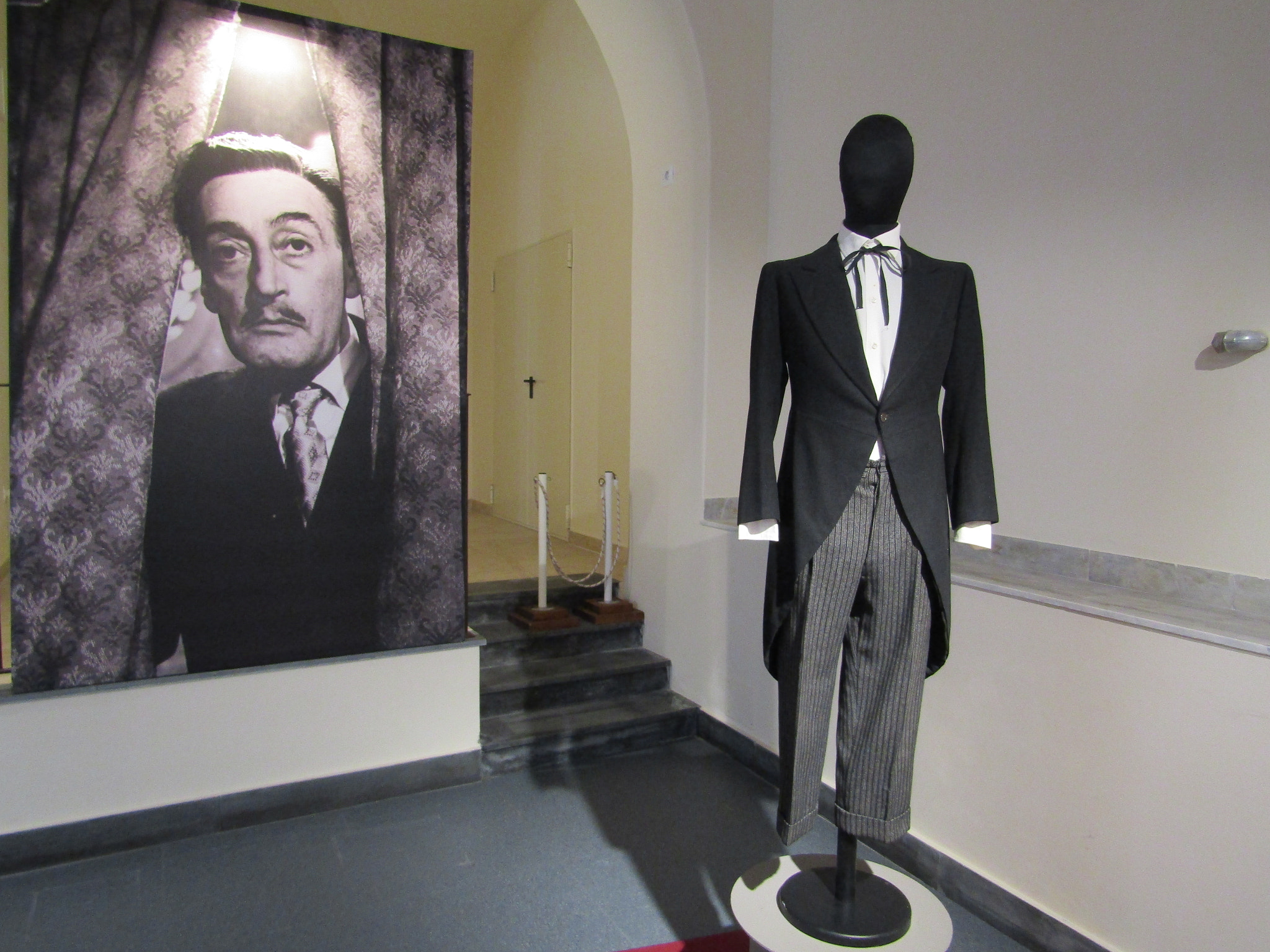 Canon POWERSHOT SX430 IS sample photo. Costume di scena photography