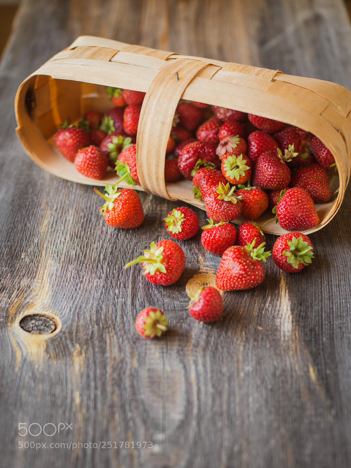 Nikon D800 sample photo. Strawberry is scattered from photography