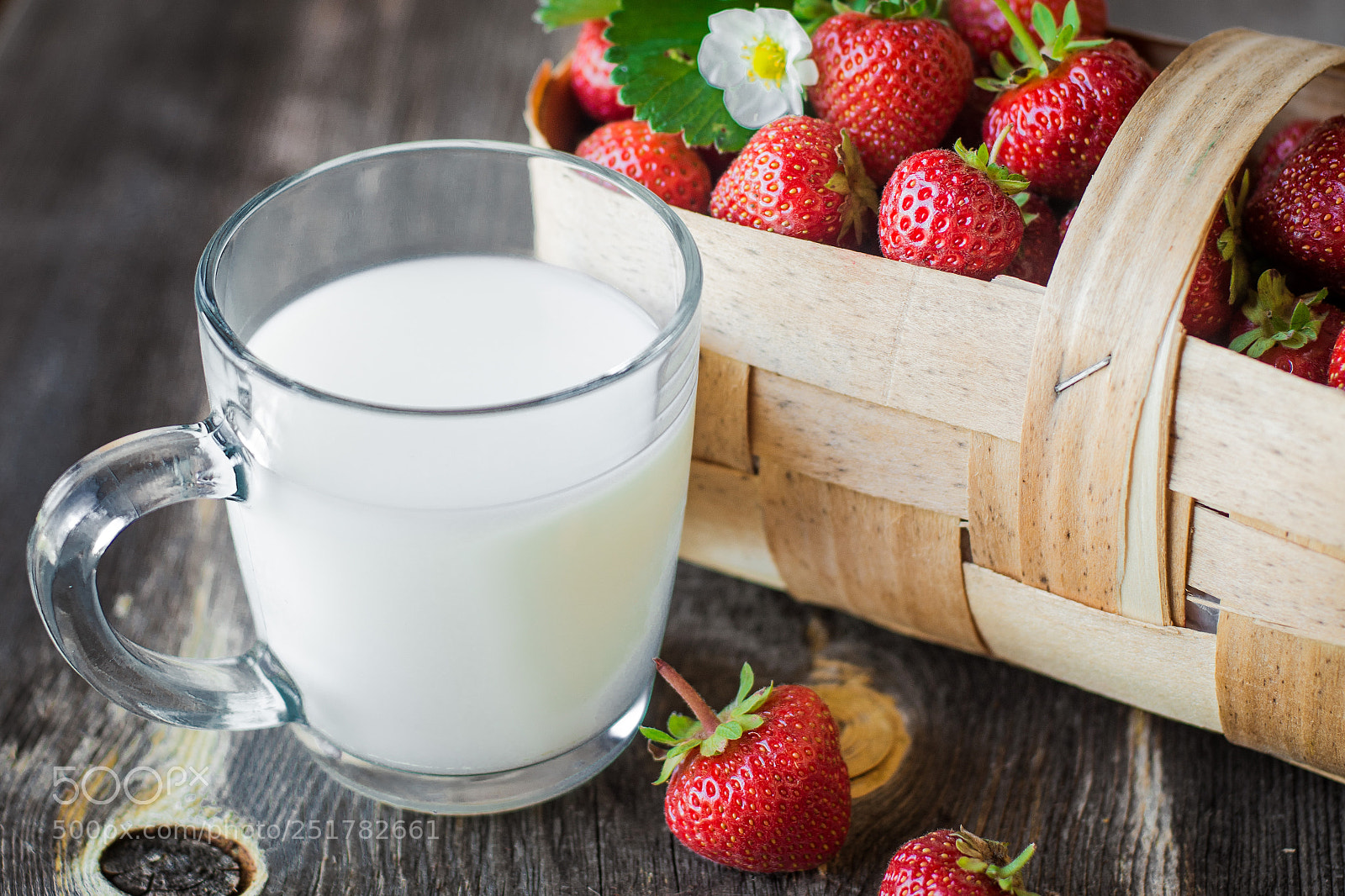 Nikon D800 sample photo. Strawberry is scattered from photography