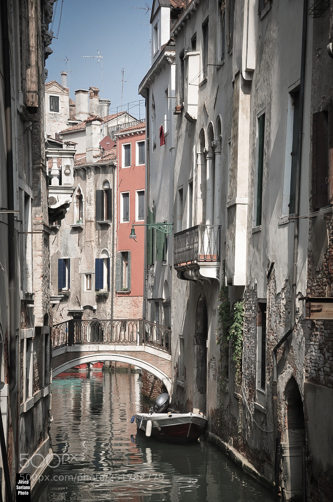 Nikon D90 sample photo. Canal photography