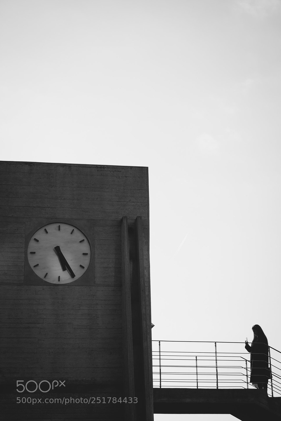 Canon EOS 100D (EOS Rebel SL1 / EOS Kiss X7) sample photo. Portrait o'clock photography