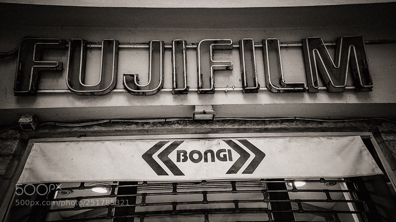 Fujifilm X70 sample photo. Return to italy series photography