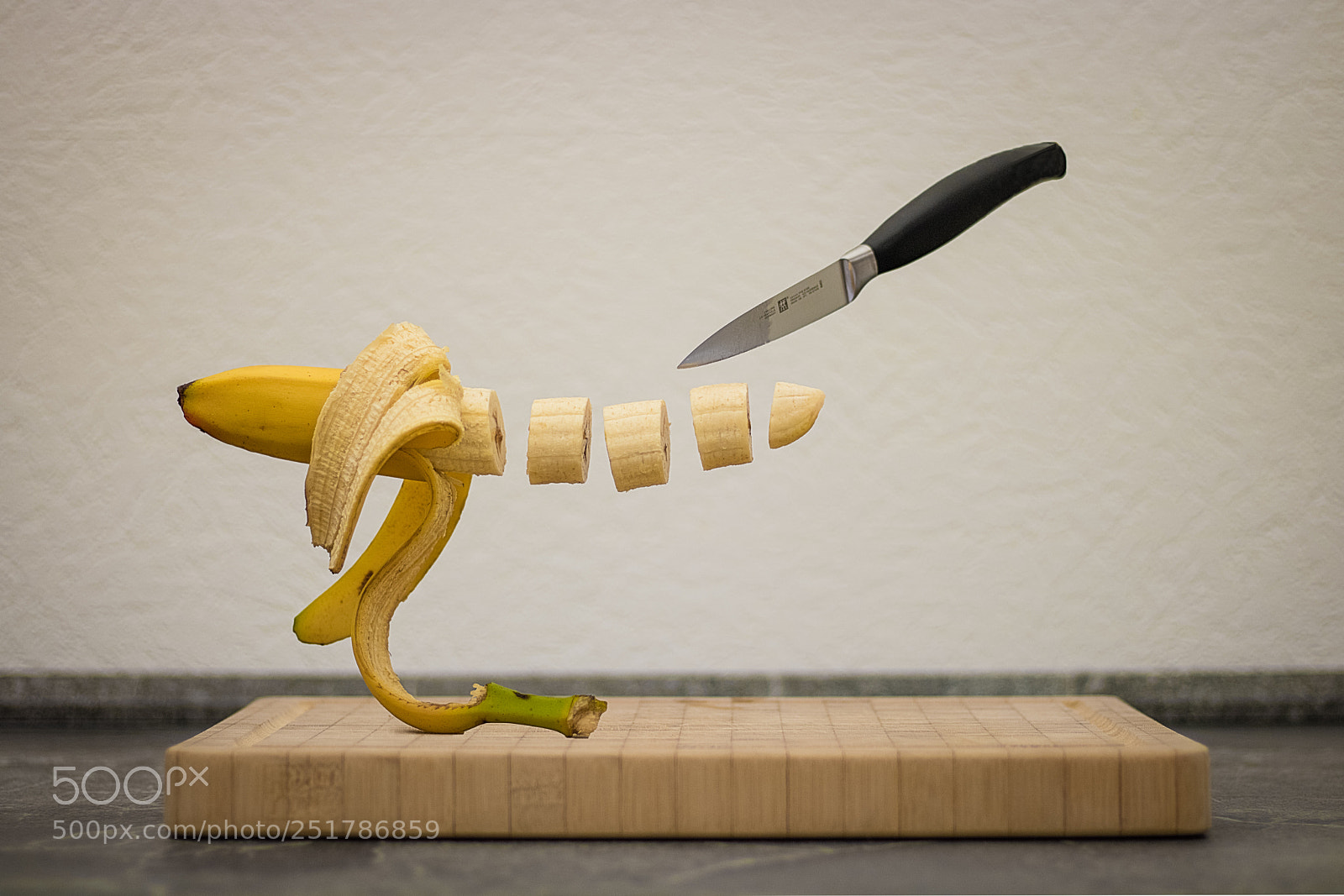 Canon EOS 750D (EOS Rebel T6i / EOS Kiss X8i) sample photo. Flying banana photography