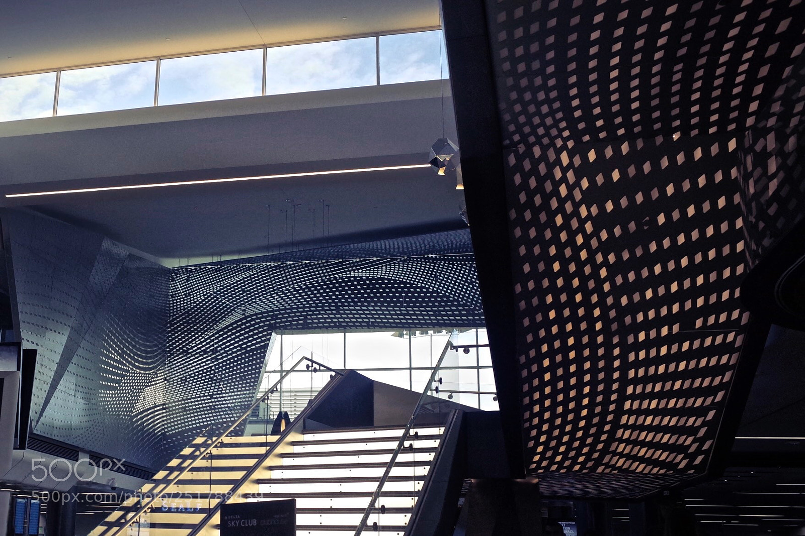 Ricoh GR II sample photo. La airport  photography