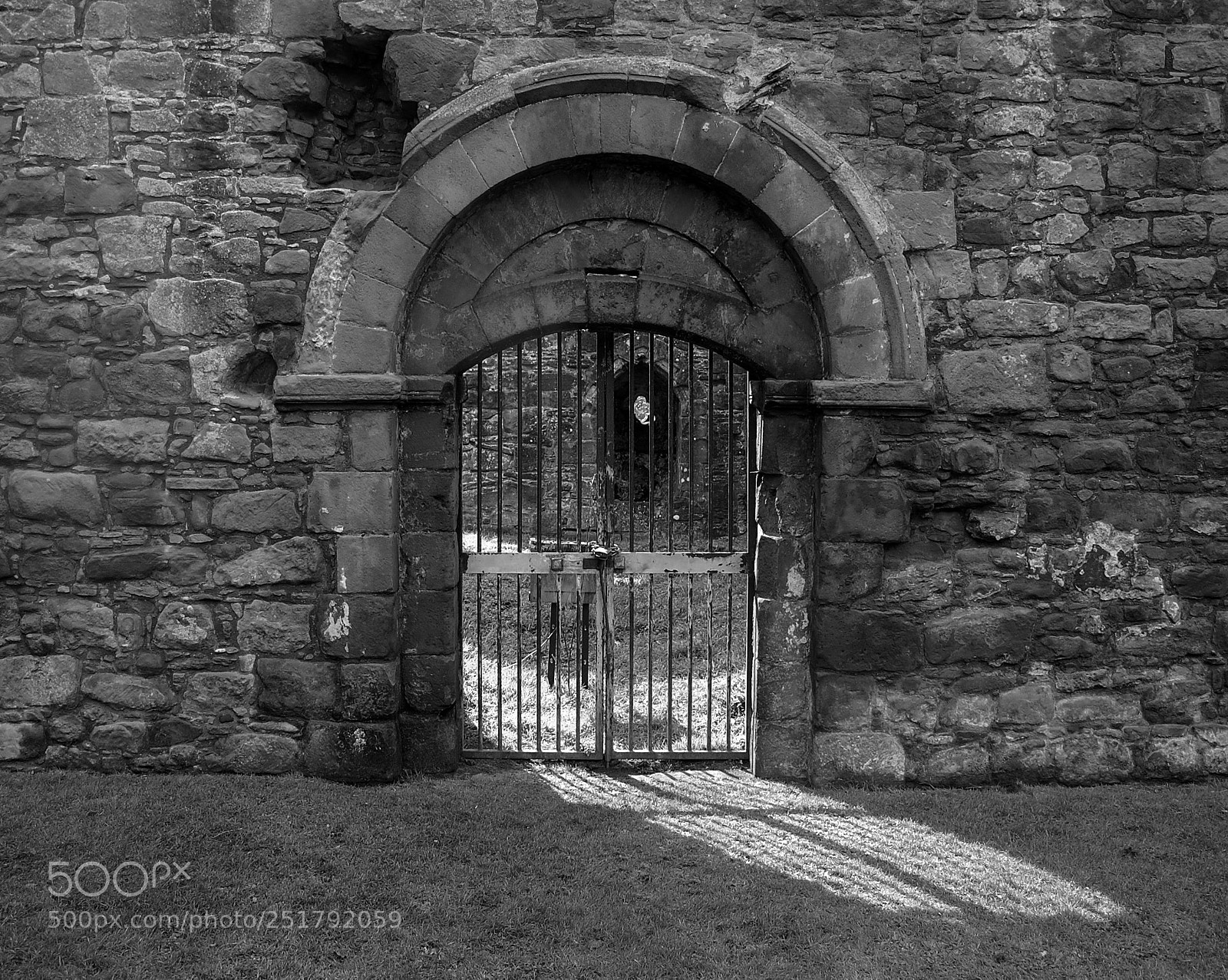 Nikon D40 sample photo. Sunlight through the gates photography