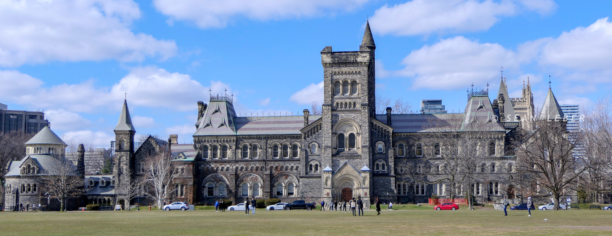 Panasonic Lumix DMC-FZ2500 (Lumix DMC-FZ2000) sample photo. Uoft - x man movie photography