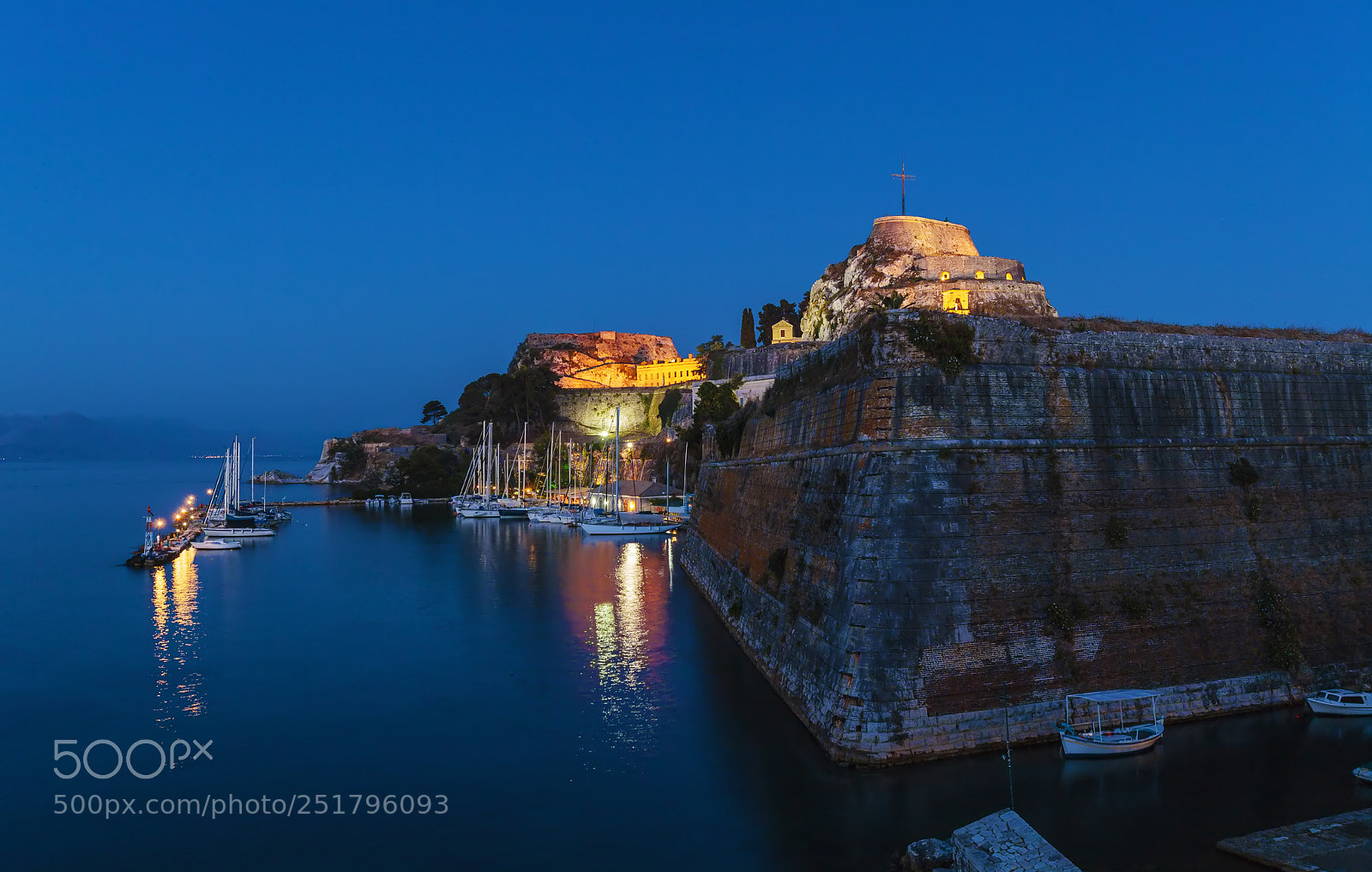 Canon EOS 5D Mark II sample photo. Evening view of illuminated photography