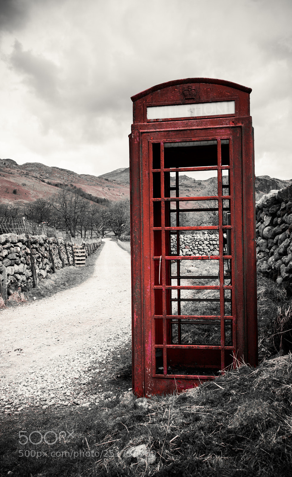 Nikon D3300 sample photo. The lonely telephone photography