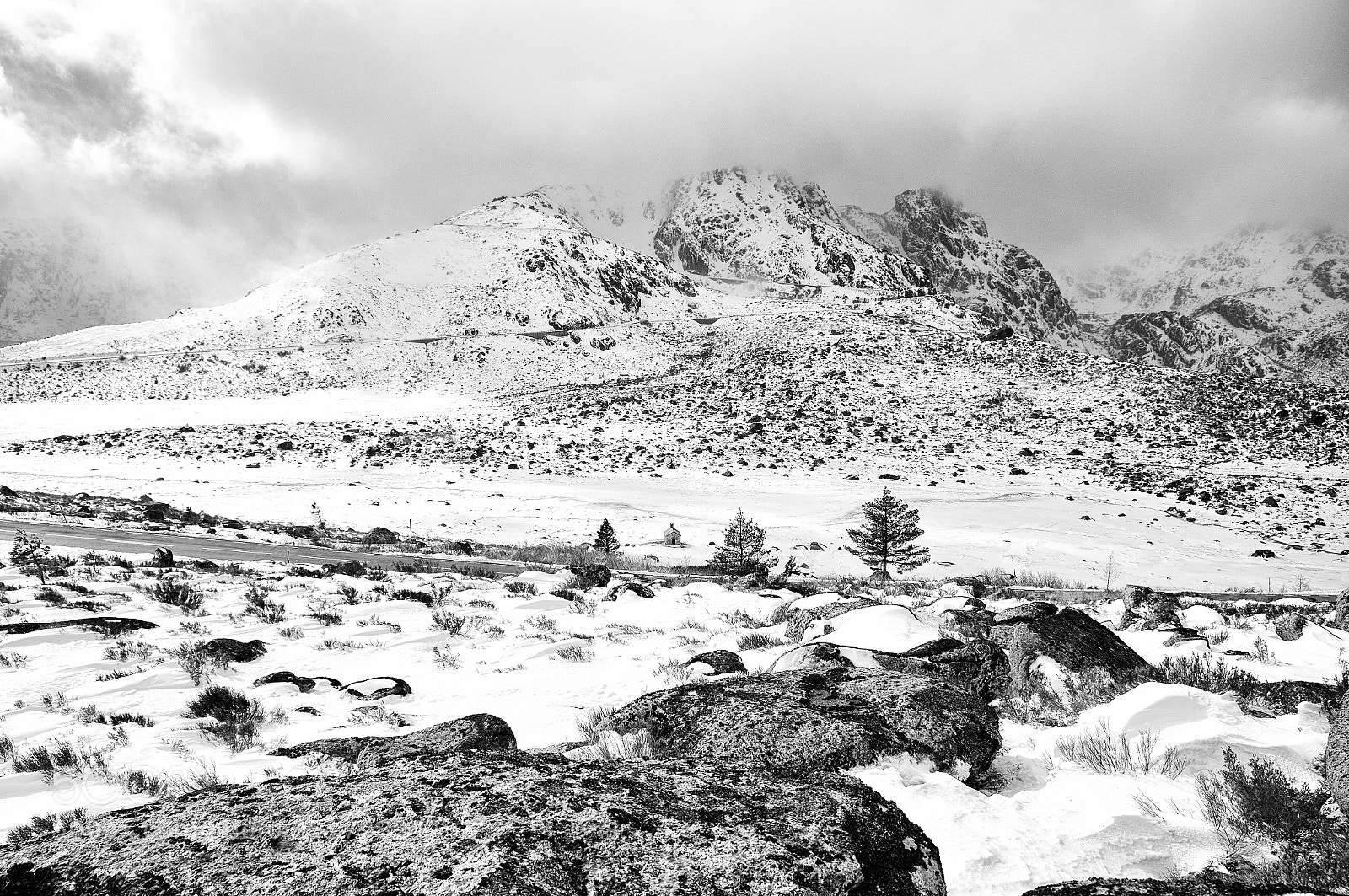Fujifilm X-T10 sample photo. Serra da estrela blizzard photography