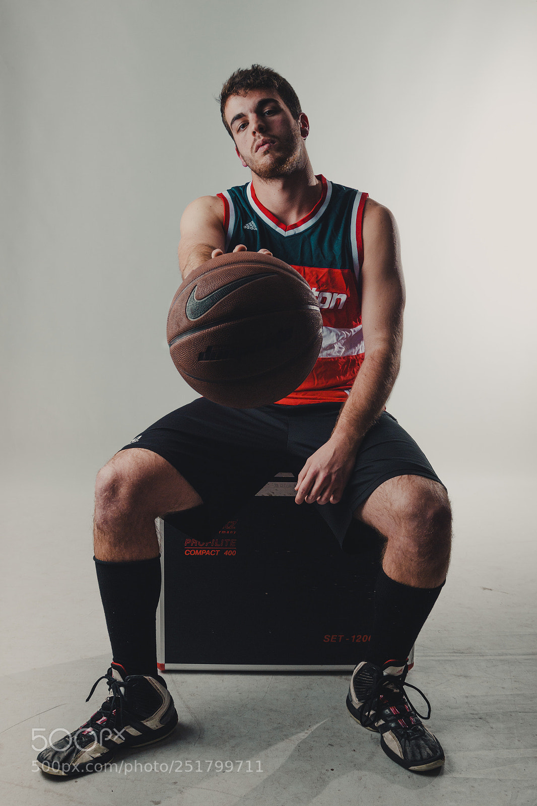 Canon EOS 700D (EOS Rebel T5i / EOS Kiss X7i) sample photo. Ju. basketball photography