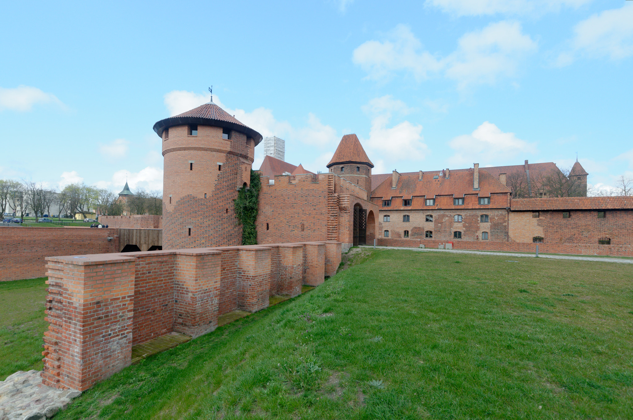 Nikon D7000 + Sigma 10-20mm F3.5 EX DC HSM sample photo. Malbork 2 photography