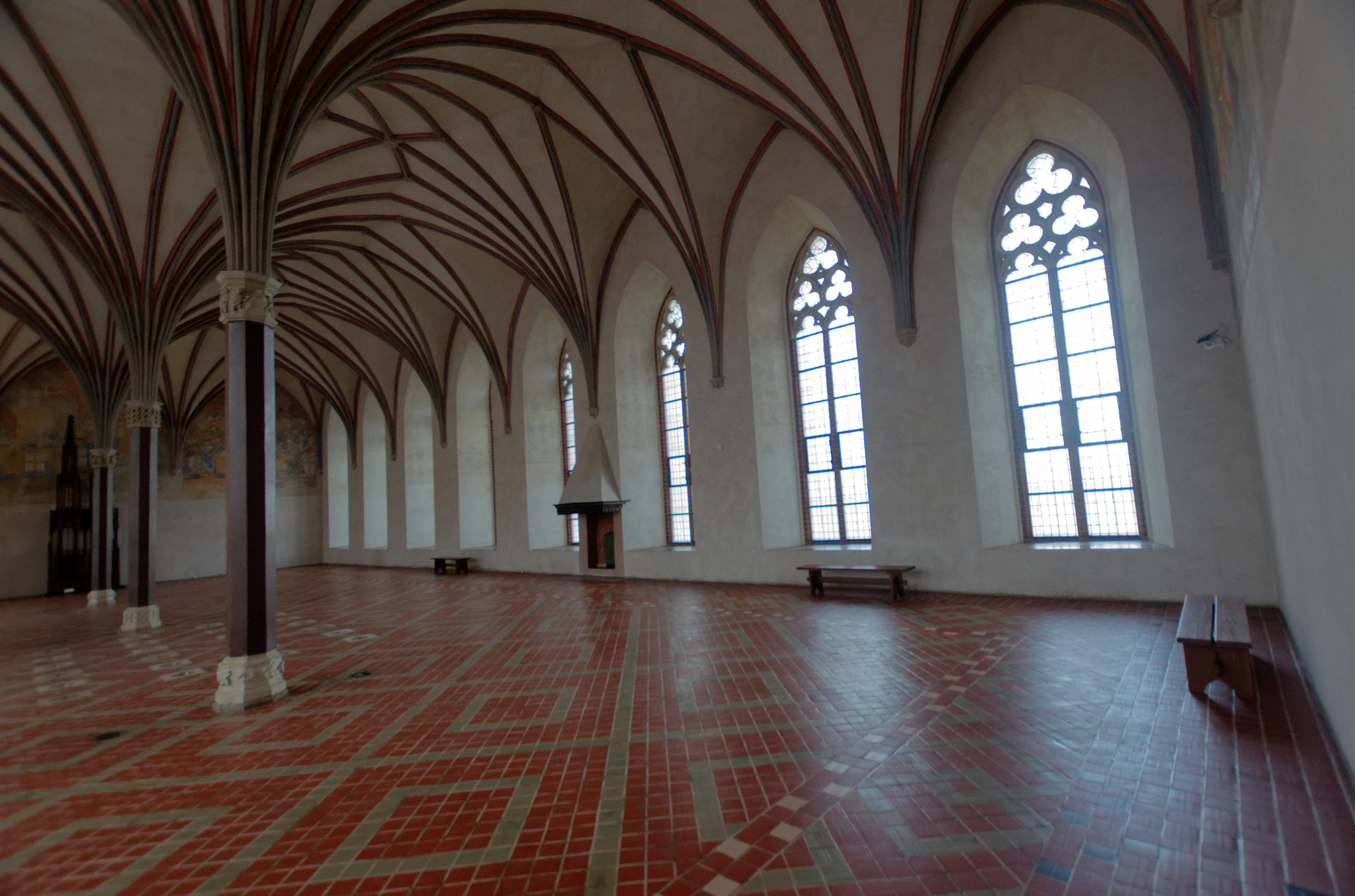 Nikon D7000 + Sigma 10-20mm F3.5 EX DC HSM sample photo. Malbork 4 photography