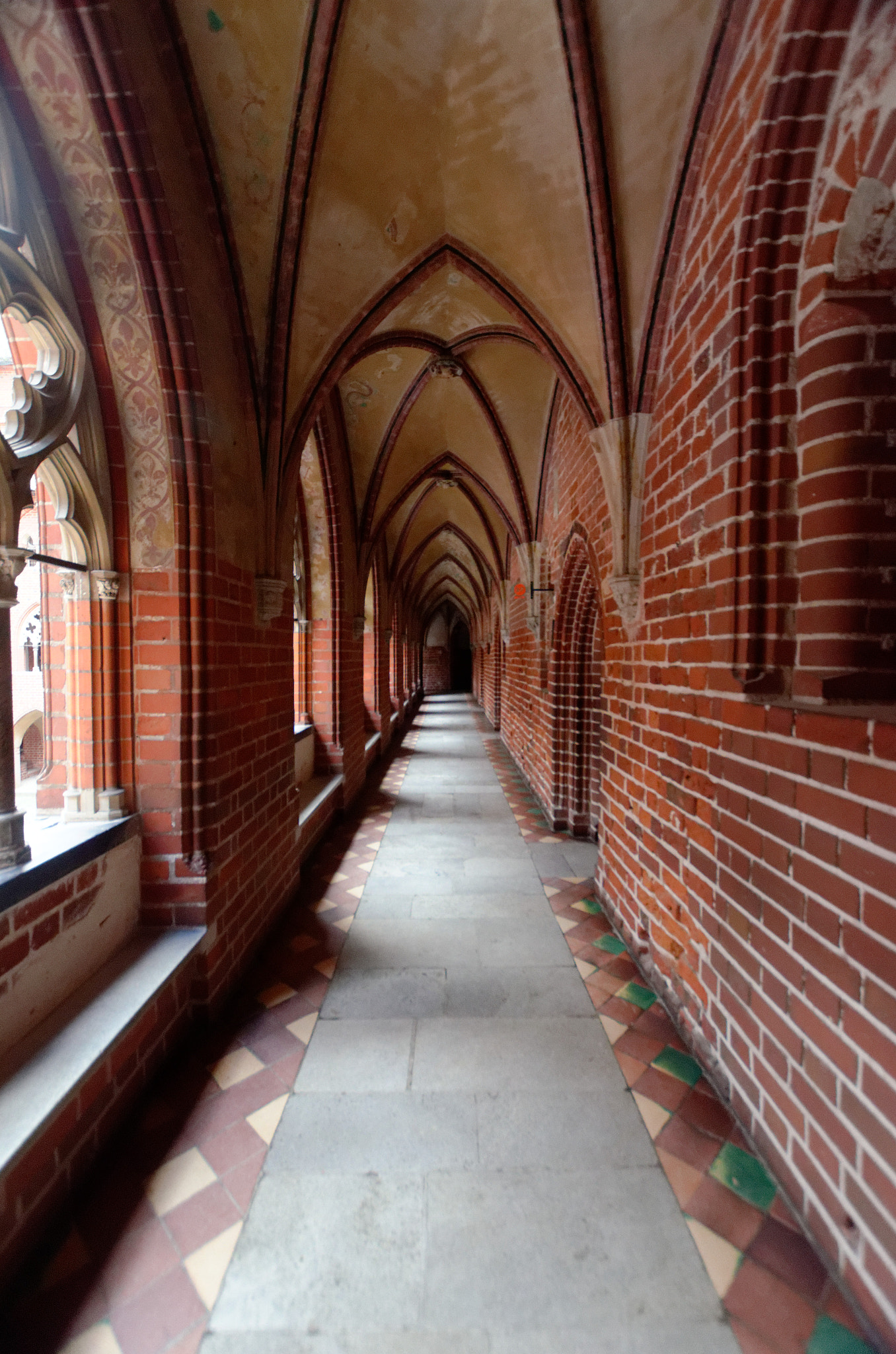 Nikon D7000 + Sigma 10-20mm F3.5 EX DC HSM sample photo. Malbork 5 photography