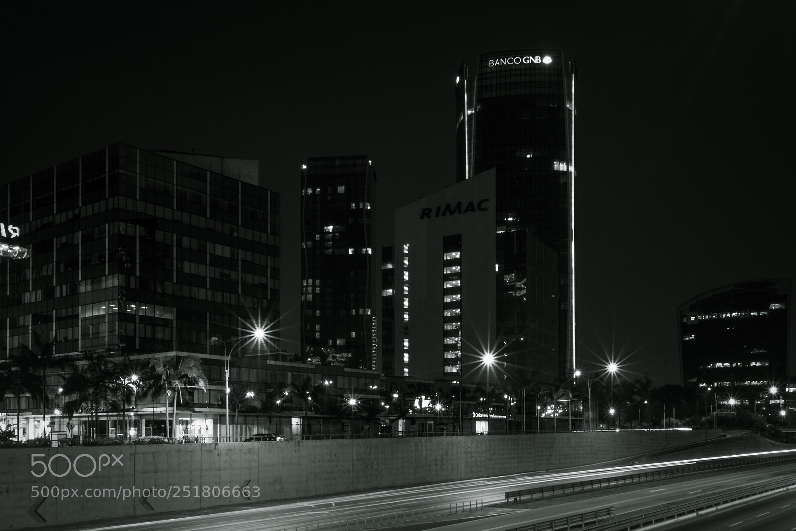 Nikon D5300 sample photo. Via expresa b&w photography