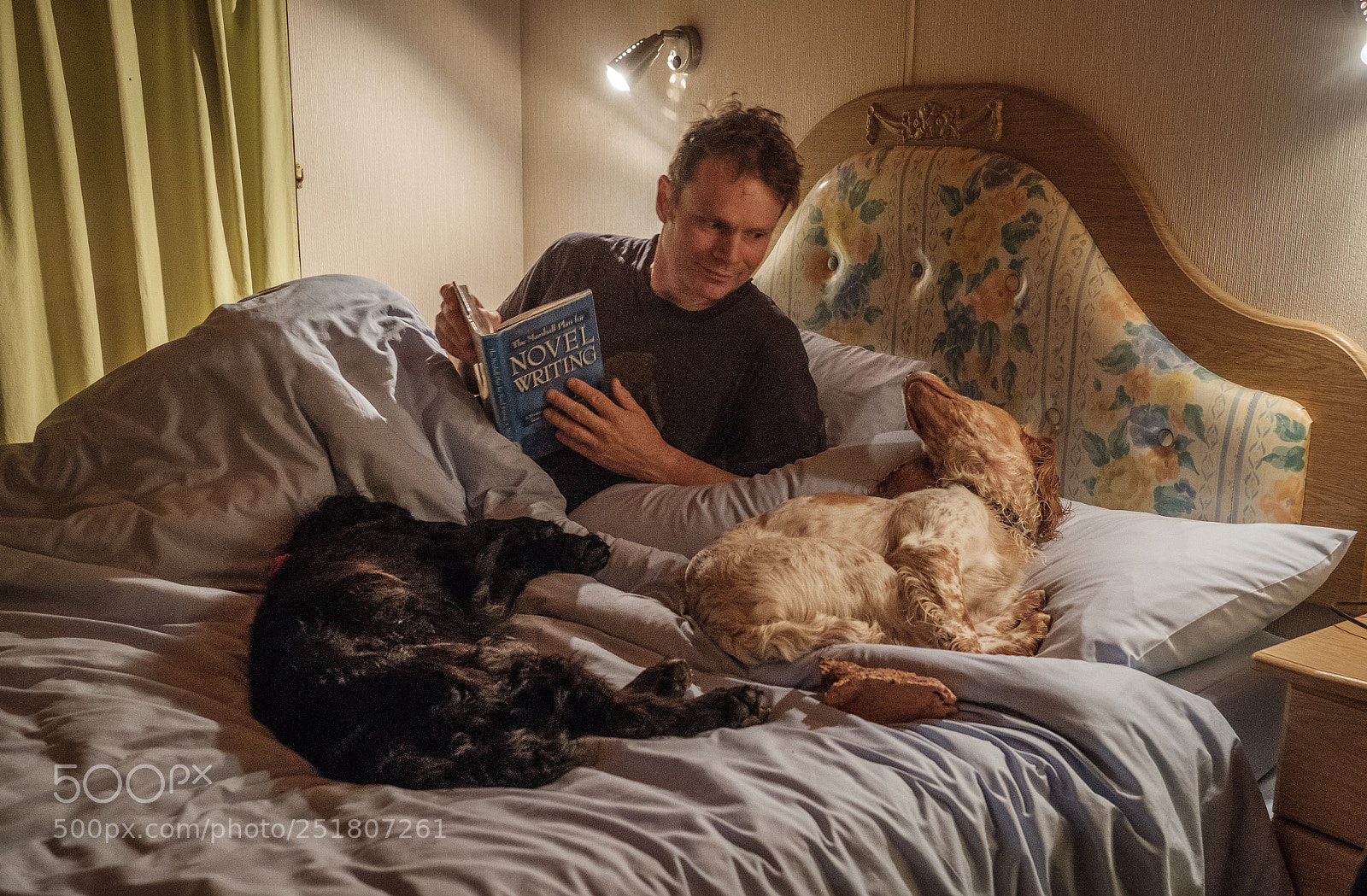 Fujifilm X-Pro2 sample photo. Bedtime stories  photography