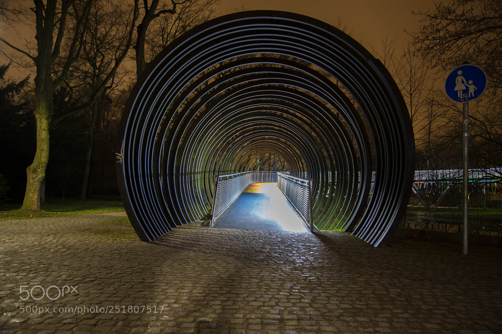 Canon EOS 6D Mark II sample photo. Slinky springs entrance photography