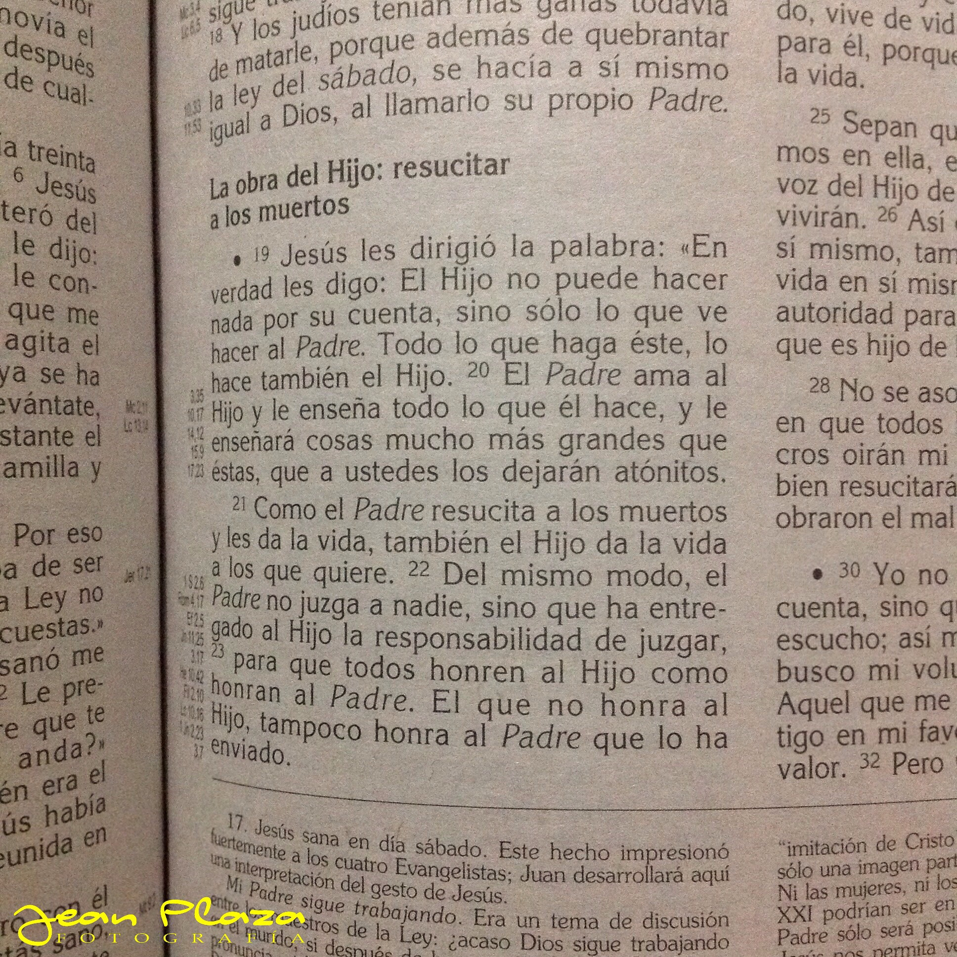 Apple iPad sample photo. La palabra del señor photography