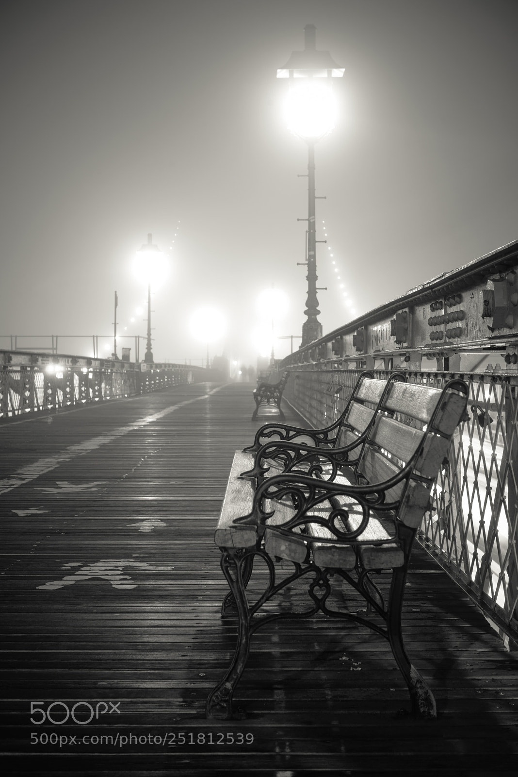 Nikon D800 sample photo. Brooklyn bridge and bench photography