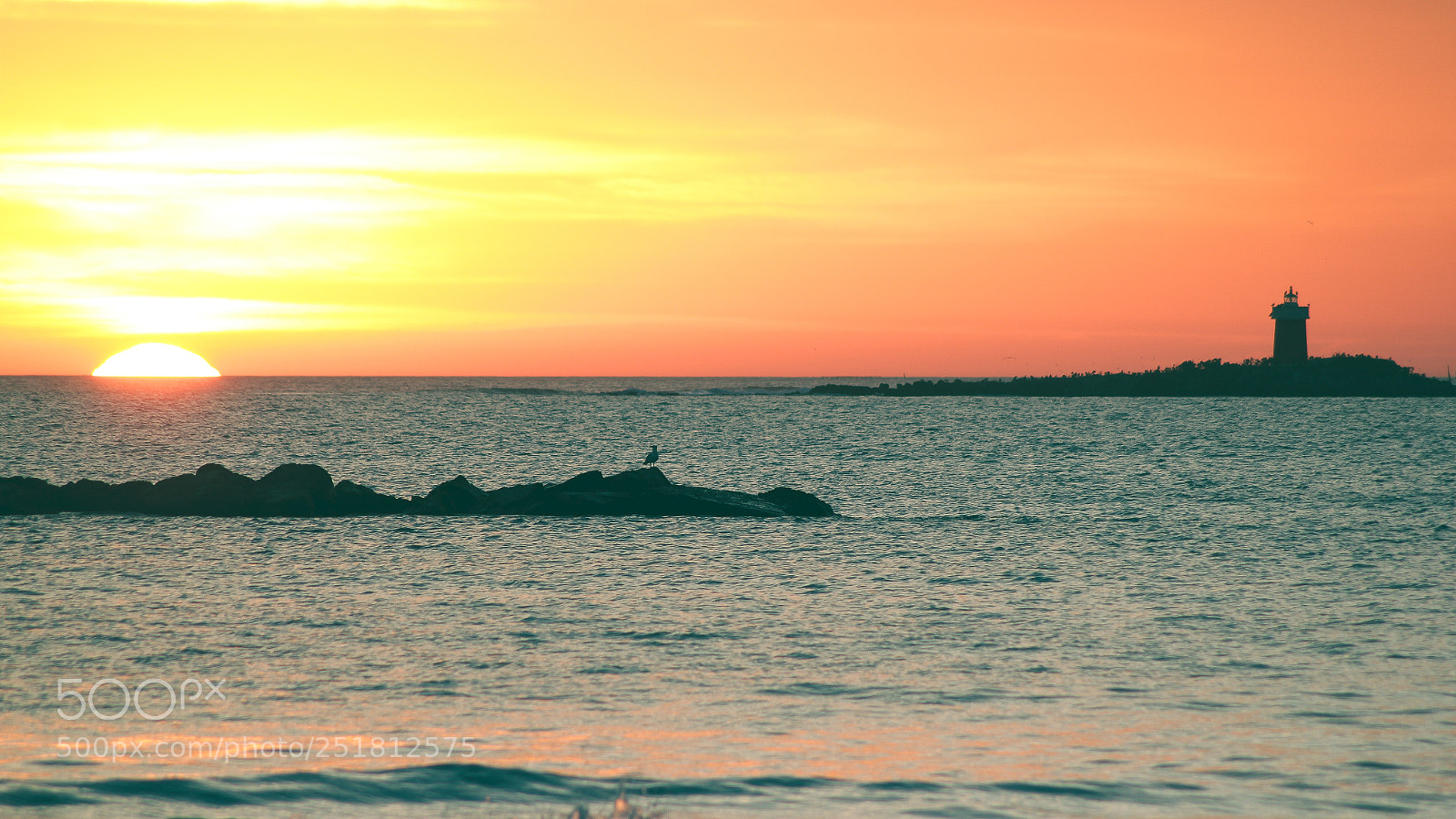Canon EOS 550D (EOS Rebel T2i / EOS Kiss X4) sample photo. Sunset at the beach photography
