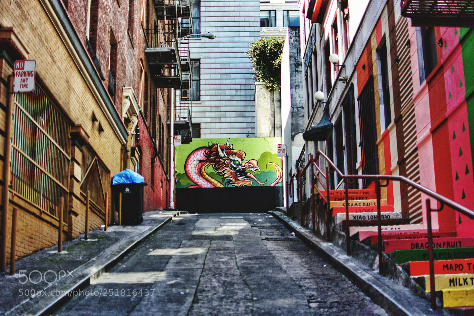 Nikon D5200 sample photo. Back alley's and graffities photography
