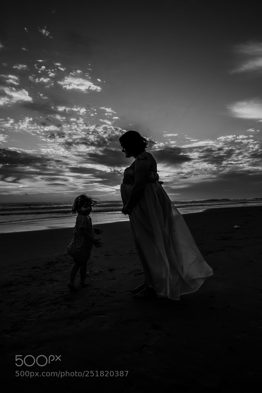 Canon EOS 5D Mark II sample photo. Mama silhouette photography