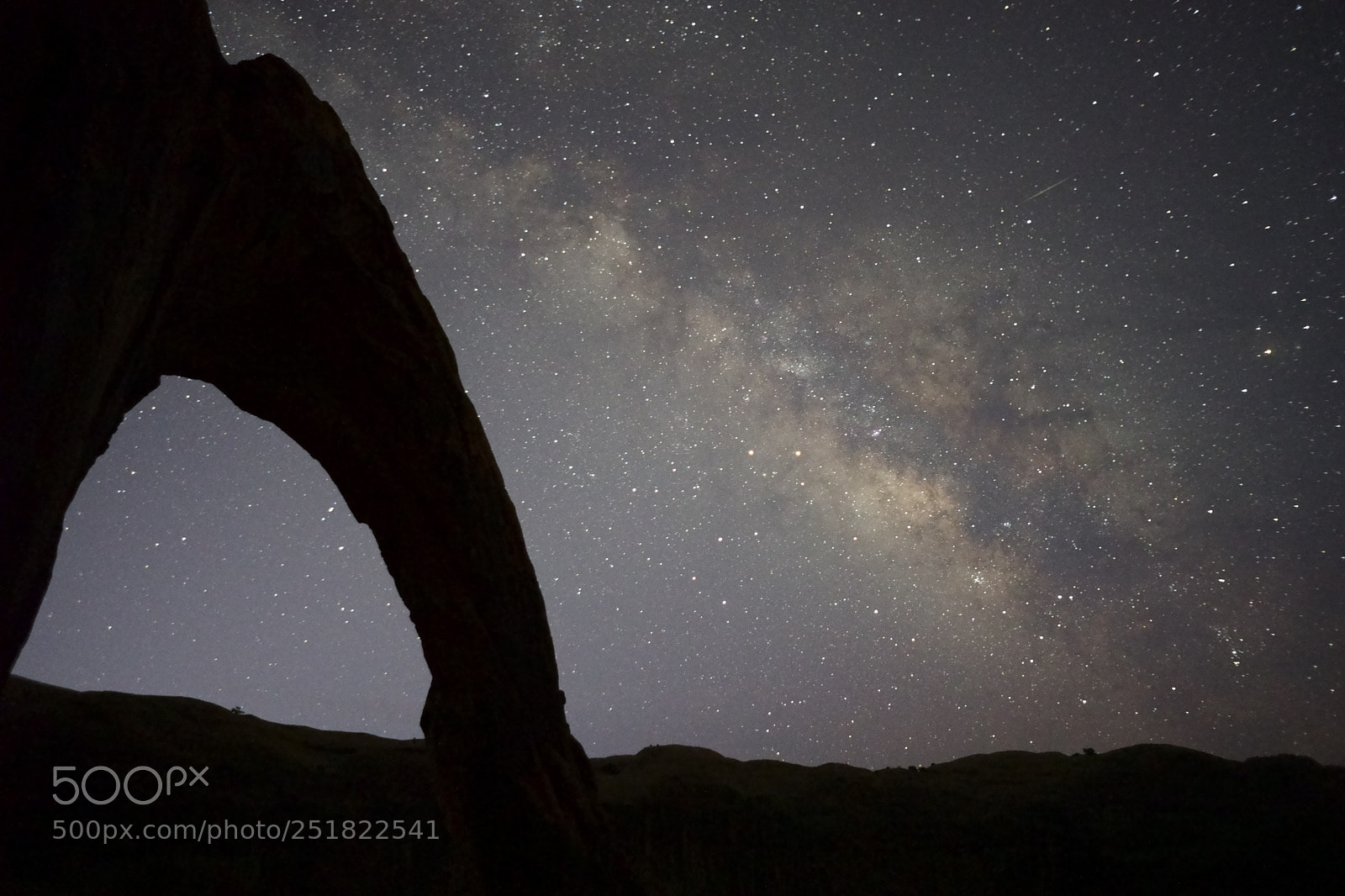 Sony a6300 sample photo. Corona arch photography