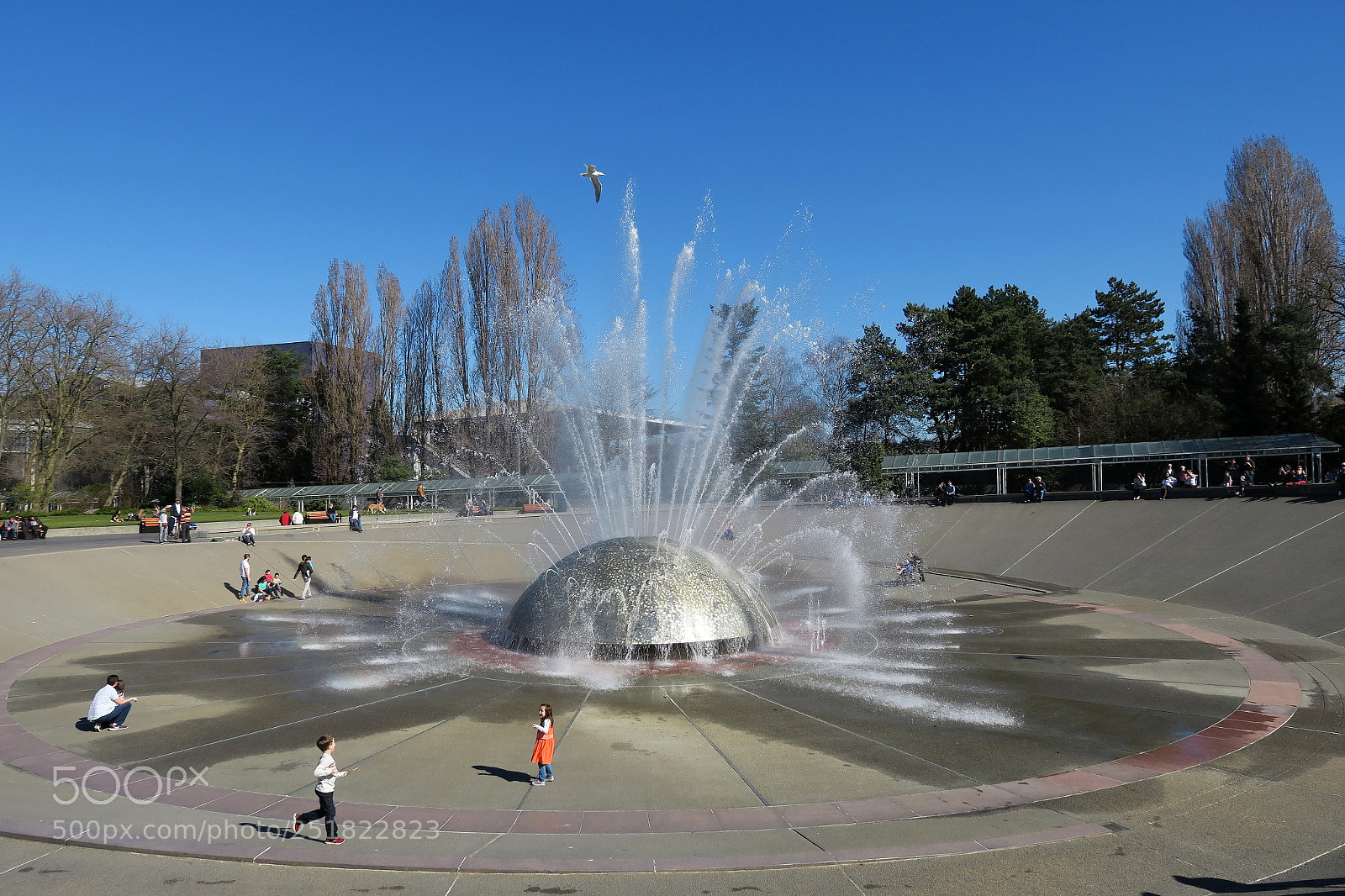 Canon PowerShot G3 X sample photo. International fountain photography