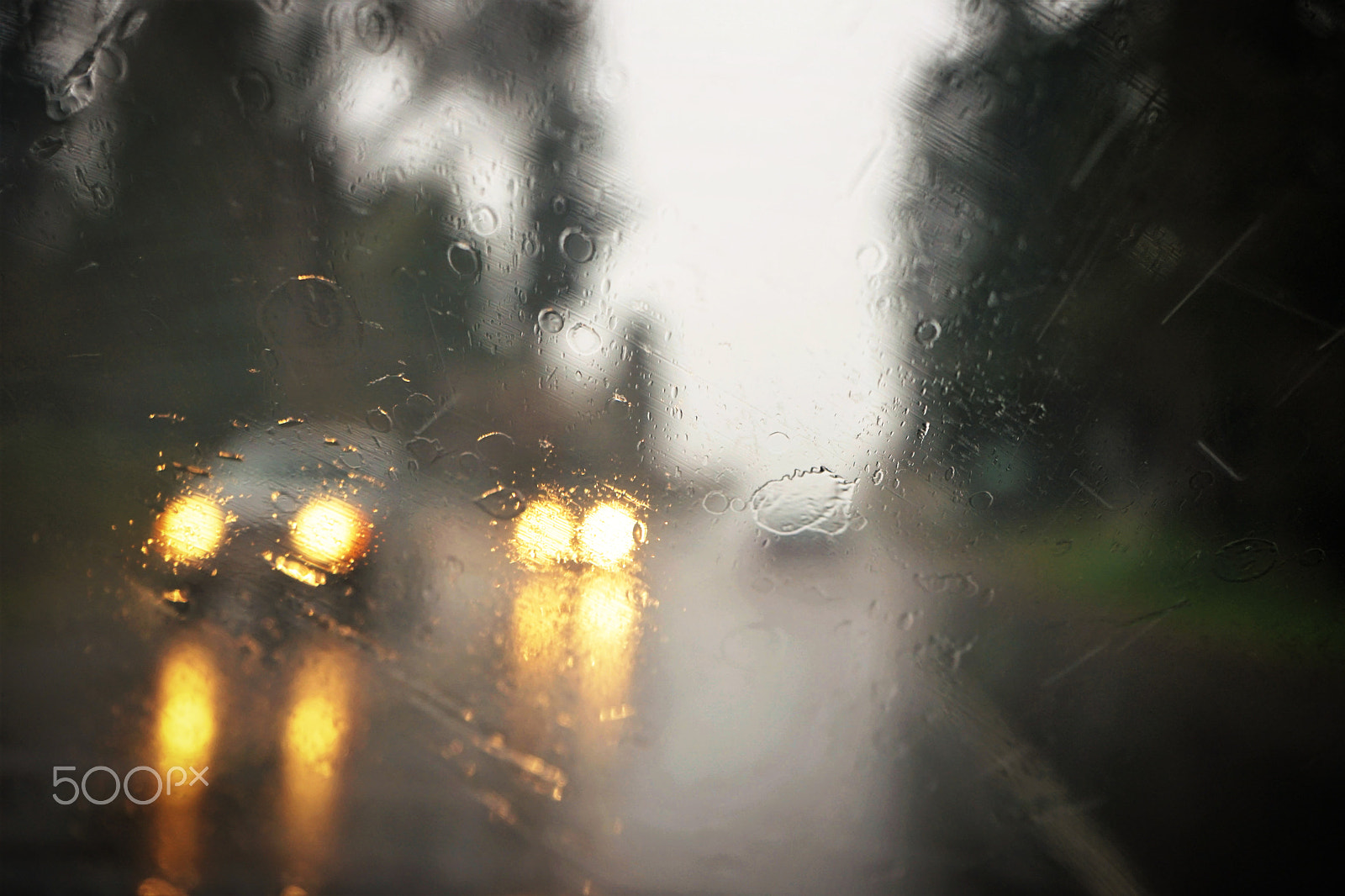 Sony FE 28-70mm F3.5-5.6 OSS sample photo. Rainy easter drive photography